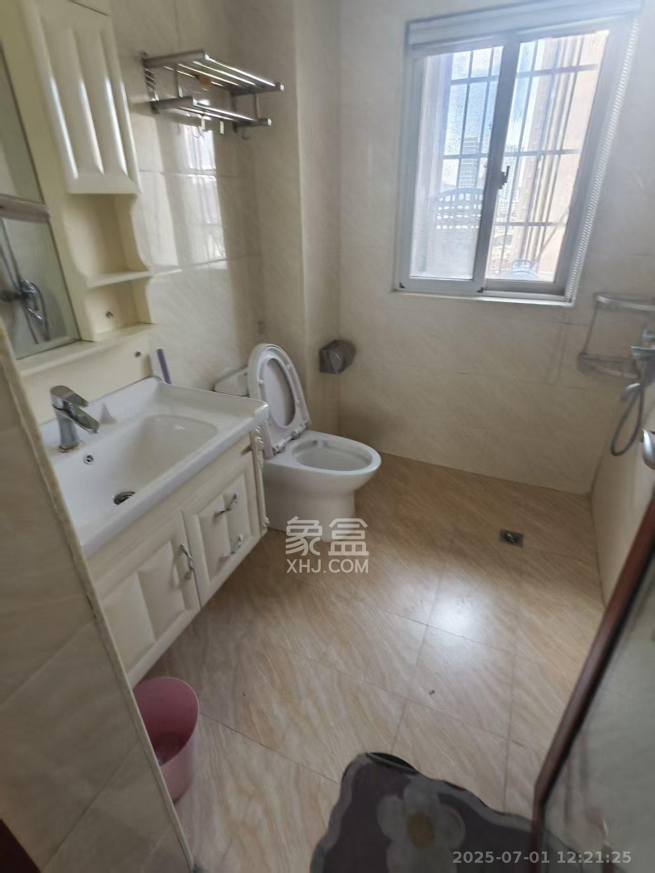 嘉顺苑  3室2厅1卫    2400.0元/月 嘉顺苑  3室2厅1卫    2400.0元/月室内图