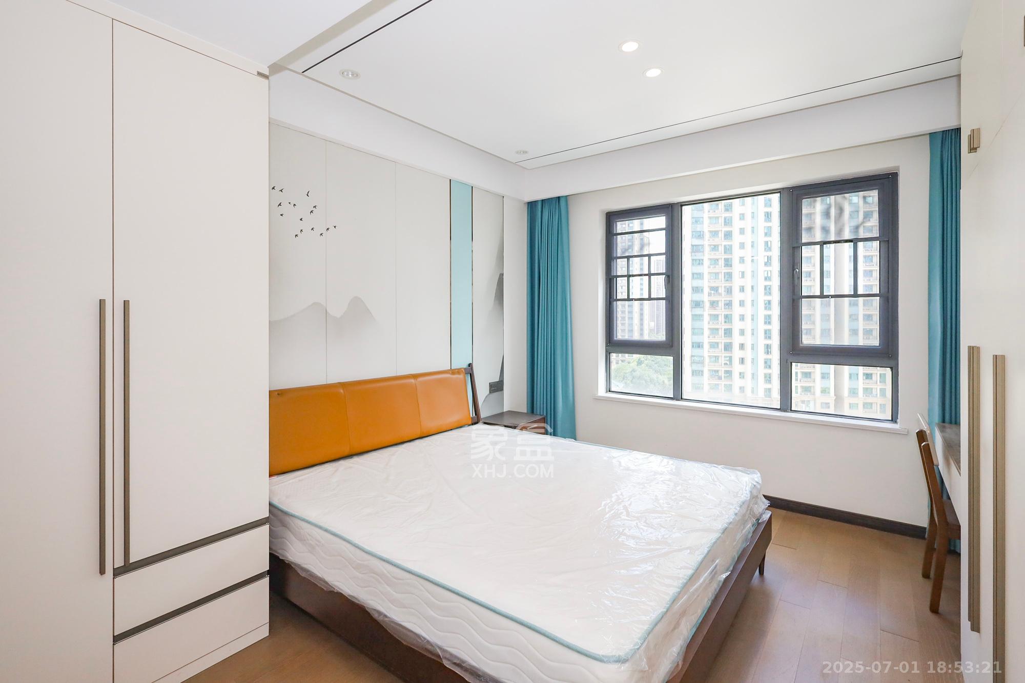 卓越中寰 4室2厅2卫 247.0万 卓越中寰 4室2厅2卫 247.0万卧室