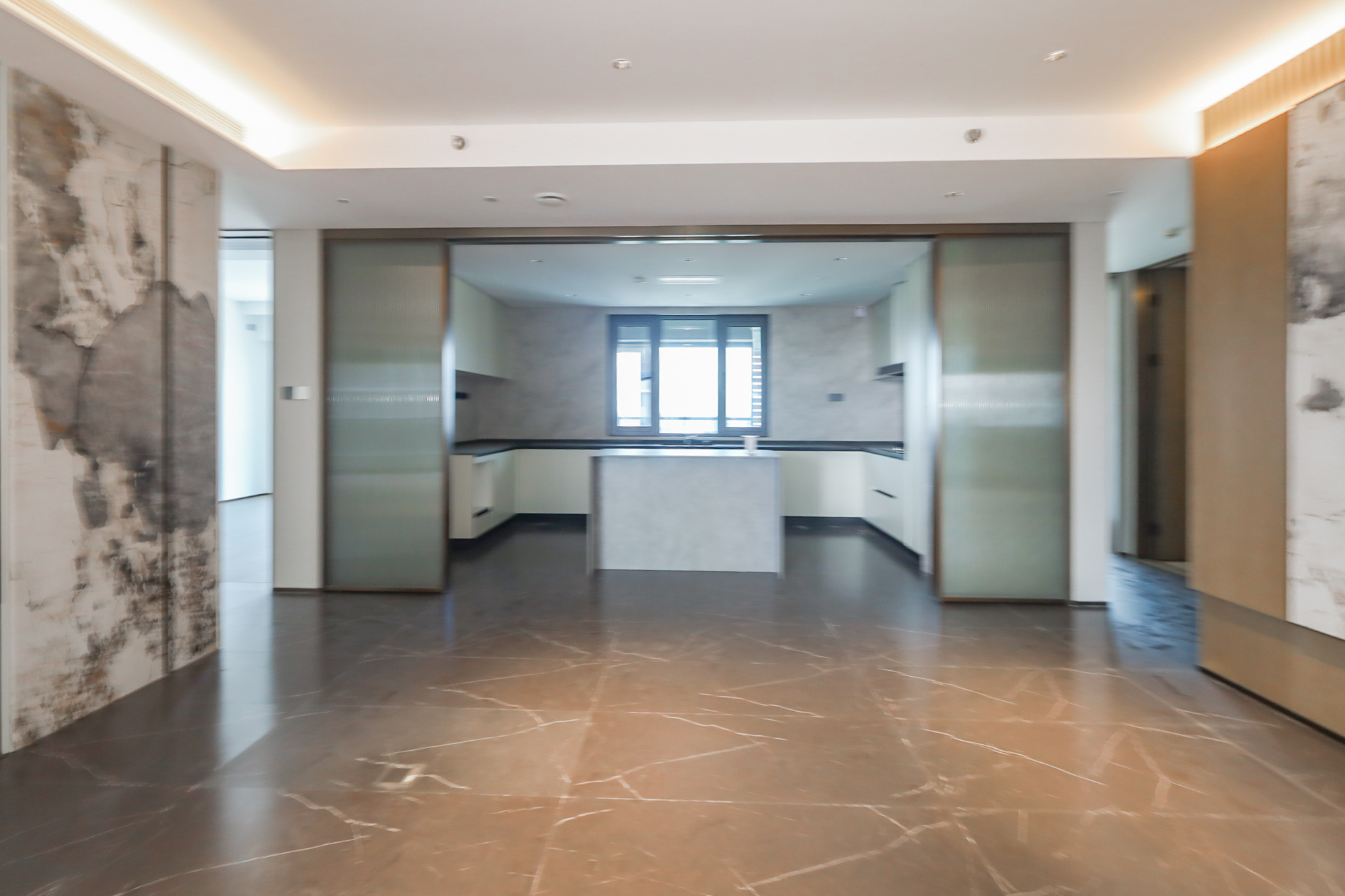 长沙悦府(华润万象城)  4室2厅3卫    14000.0元/月 长沙悦府(华润万象城)  4室2厅3卫    14000.0元/月户型图