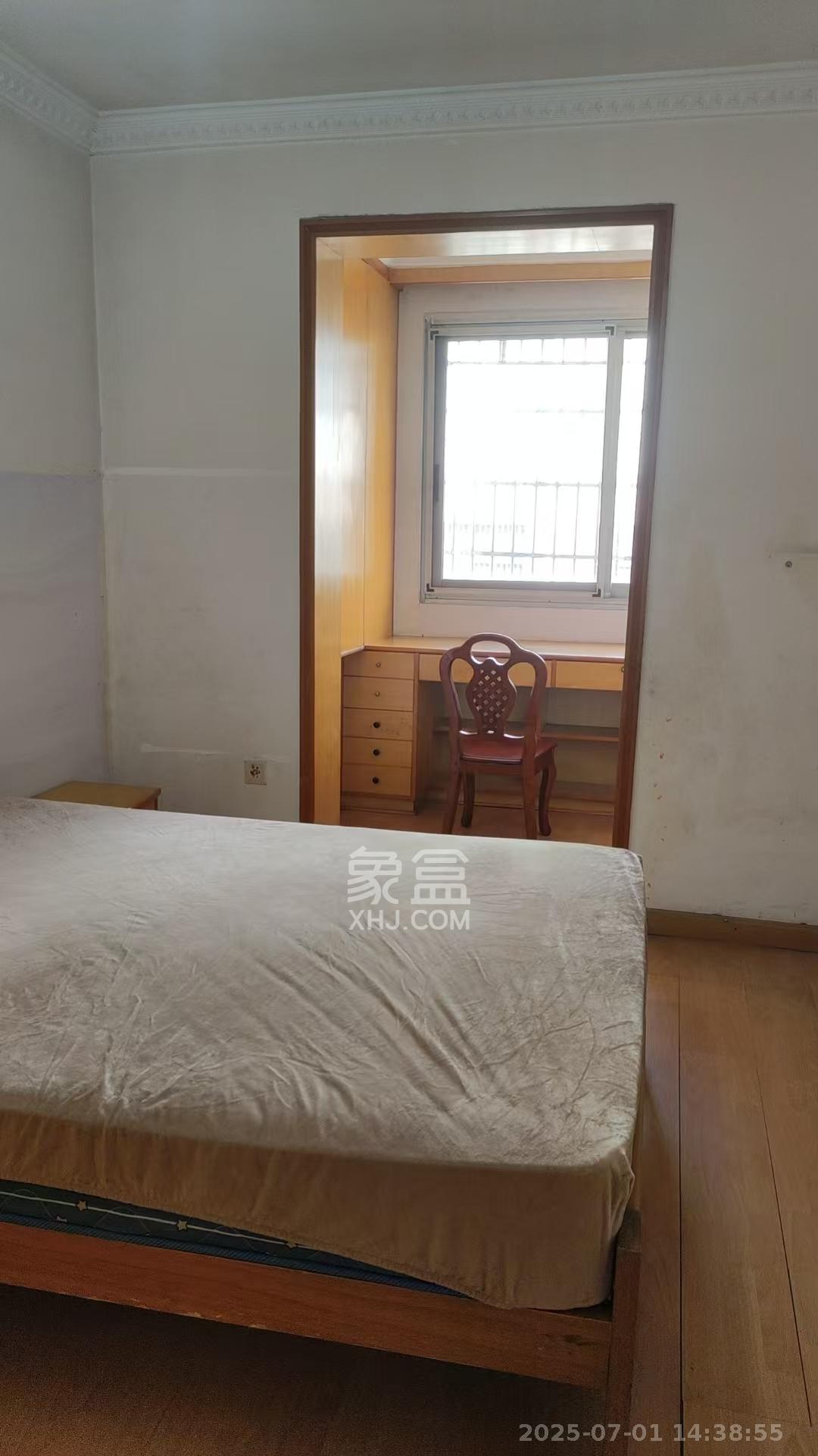 南园小区  3室2厅1卫    1600.0元/月 南园小区  3室2厅1卫    1600.0元/月室内图