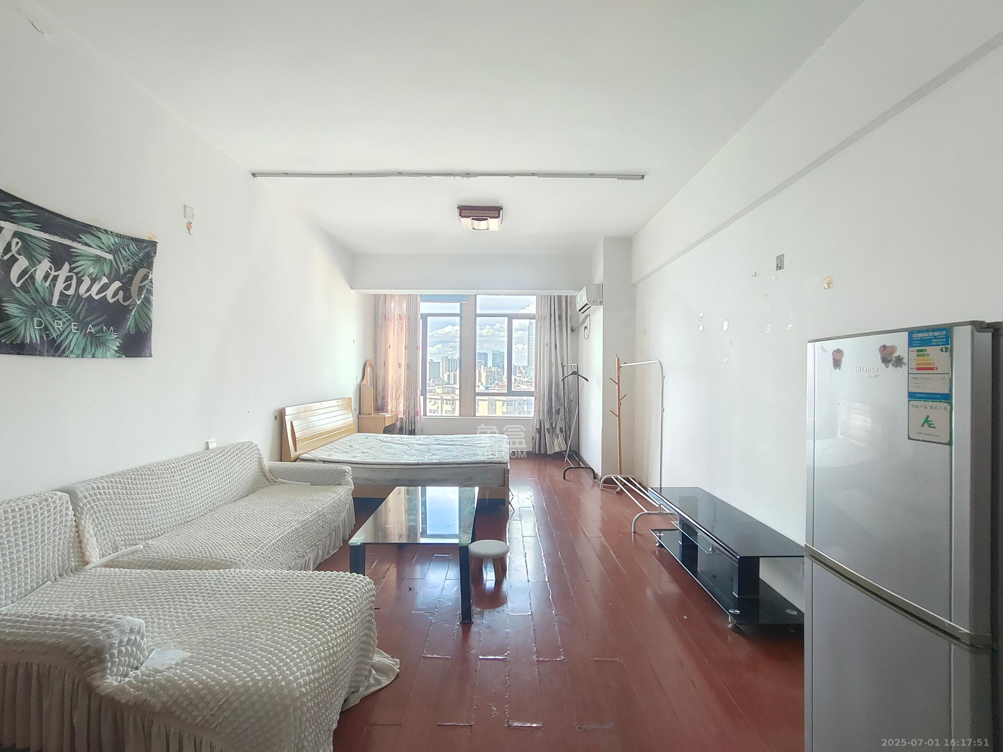 融圣国际  1室1厅1卫    1600.0元/月 融圣国际  1室1厅1卫    1600.0元/月