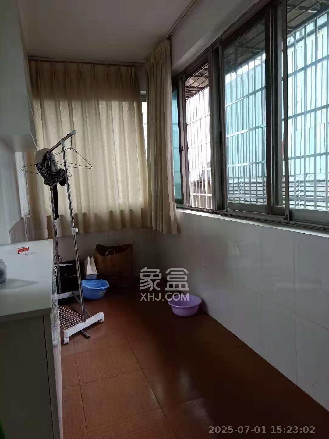 海东青大厦  3室2厅1卫   2800.00元/月室内图