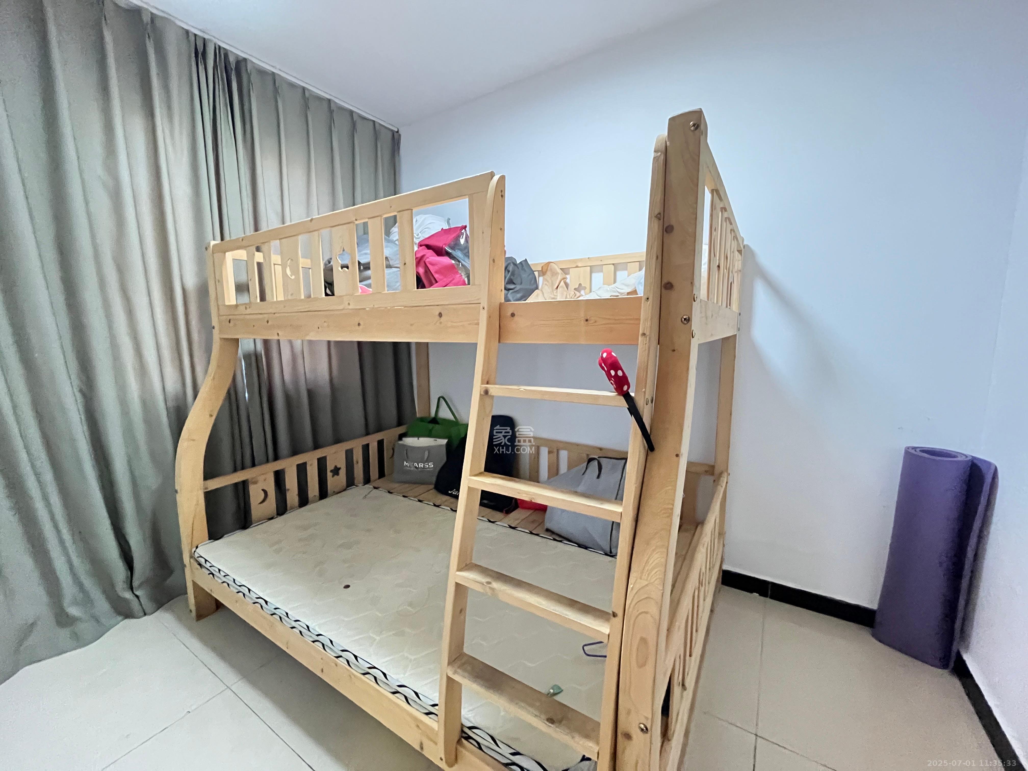 绿地中央广场 2室2厅1卫 2400.0元/月 绿地中央广场 2室2厅1卫 2400.0元/月室内图