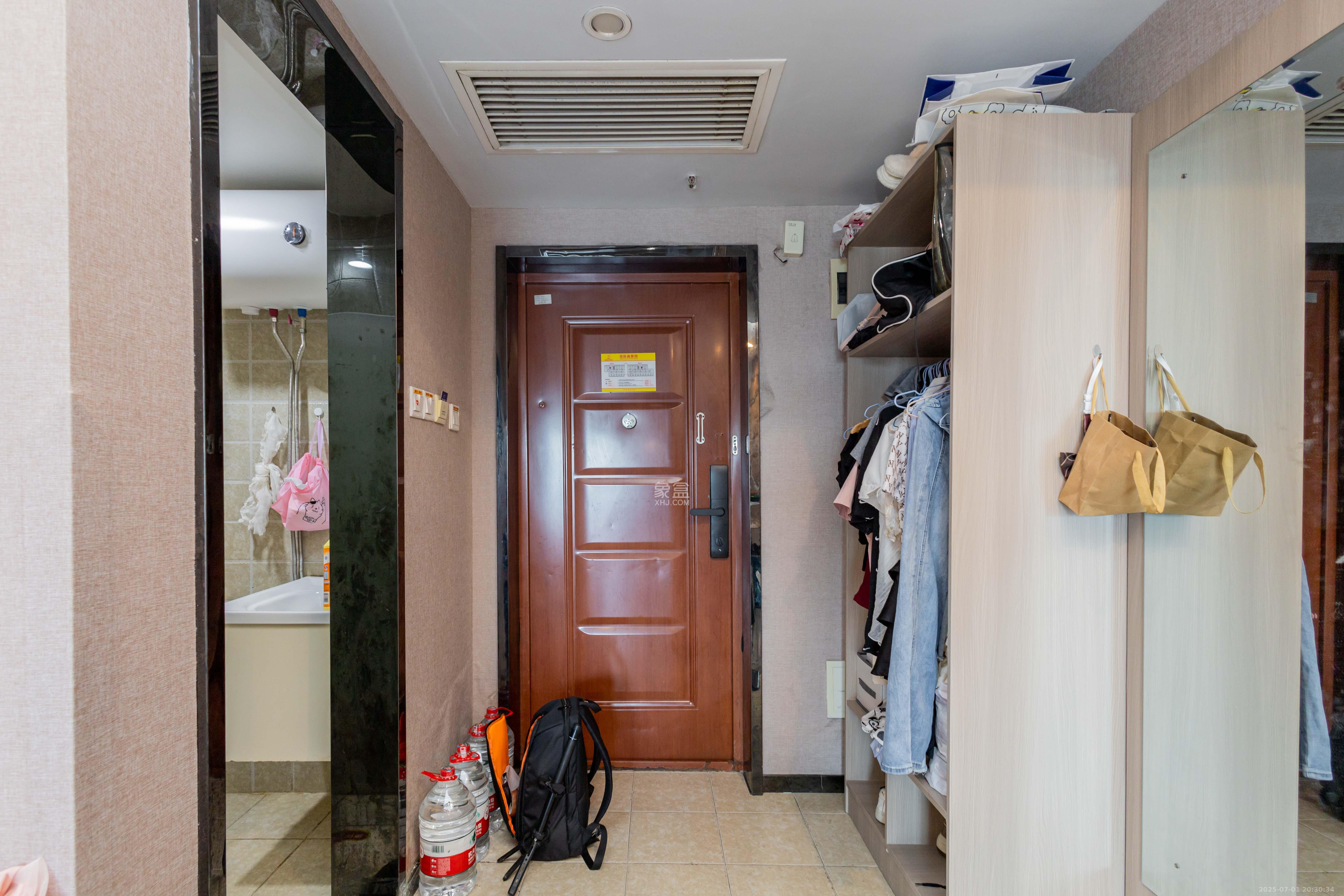 方略90公馆 1室1厅1卫 27.0万 方略90公馆 1室1厅1卫 27.0万客厅