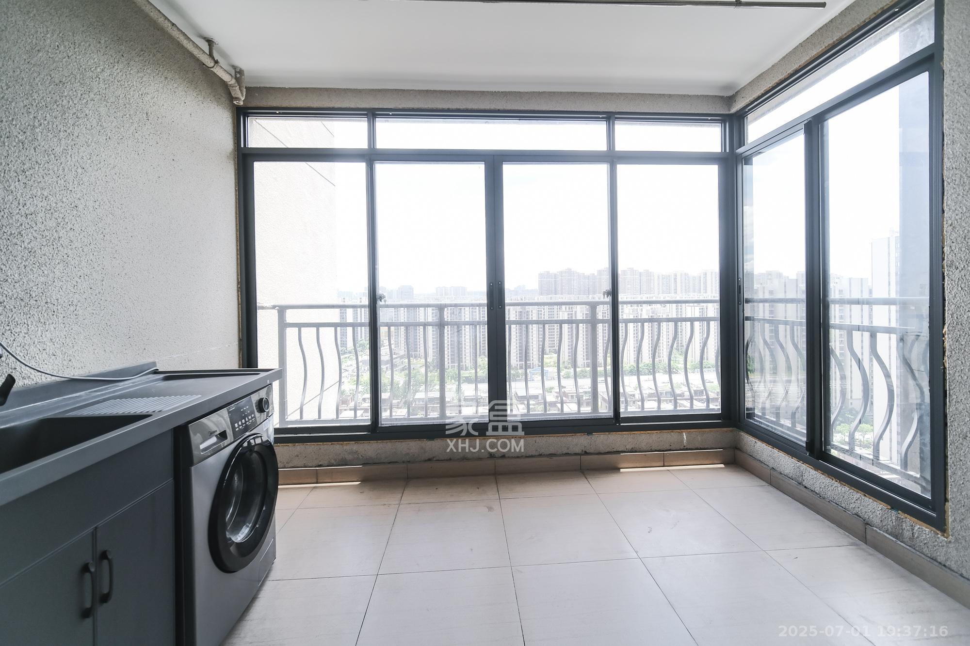 碧桂园翘楚棠 4室2厅1卫 150.0万 碧桂园翘楚棠 4室2厅1卫 150.0万阳台