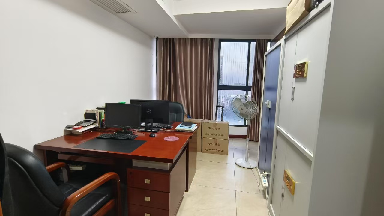 世纪嘉苑 4室2厅2卫 4800.0元/月 世纪嘉苑 4室2厅2卫 4800.0元/月室内图