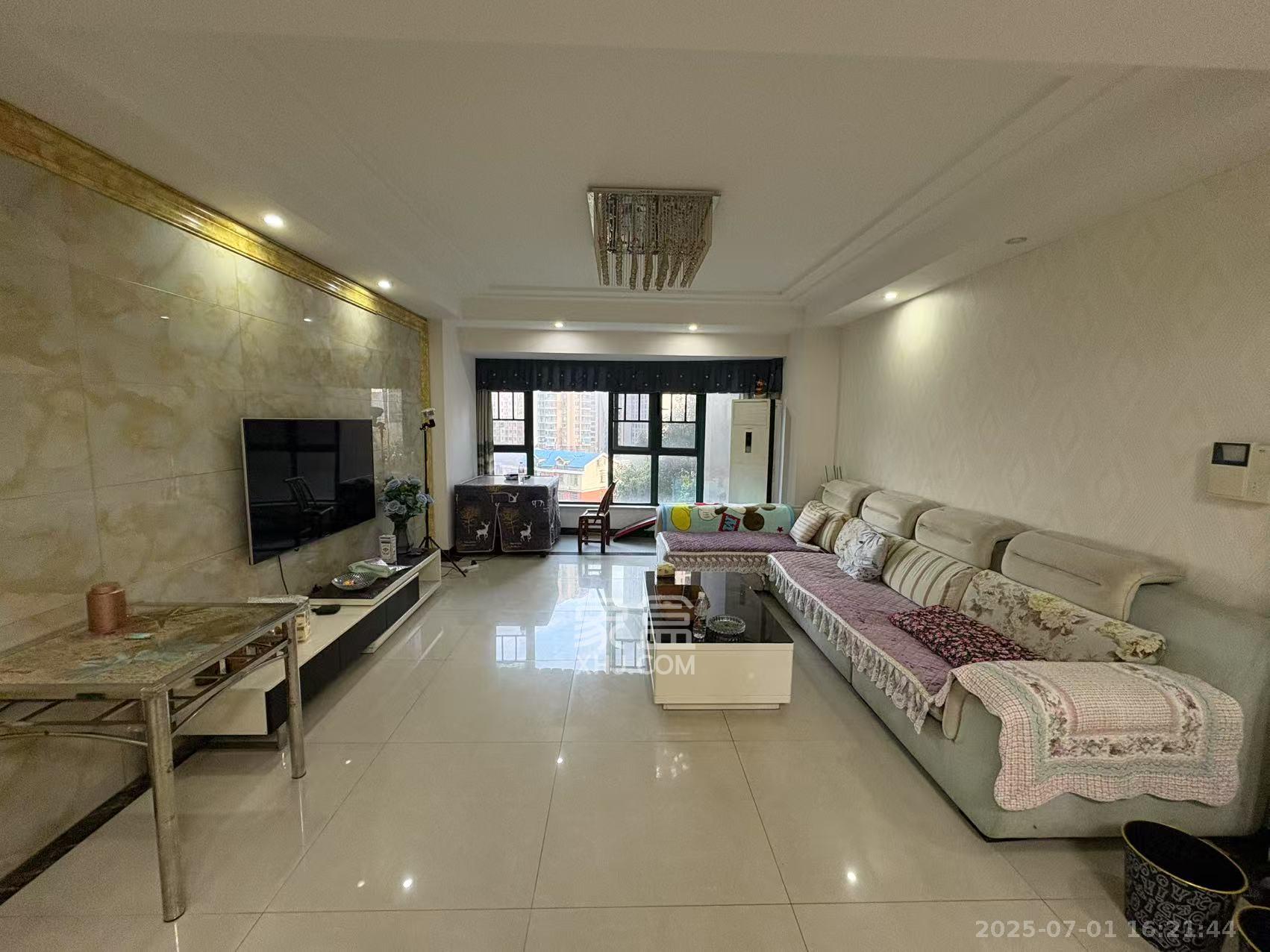 维一星城原山苑  4室2厅2卫    3500.0元/月 维一星城原山苑  4室2厅2卫    3500.0元/月户型图