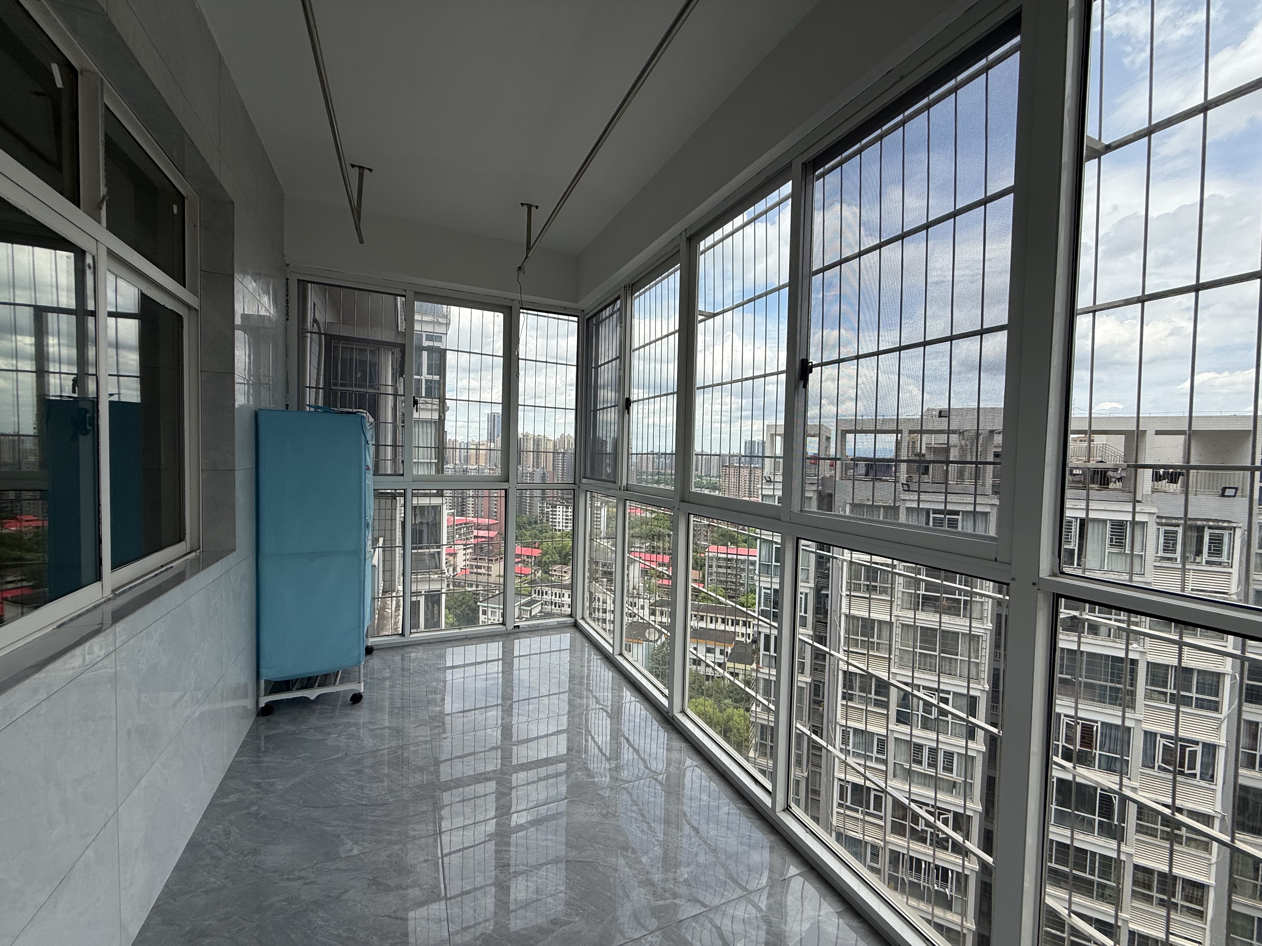 御笔华章 3室2厅2卫 2300.0元/月 御笔华章 3室2厅2卫 2300.0元/月室内图