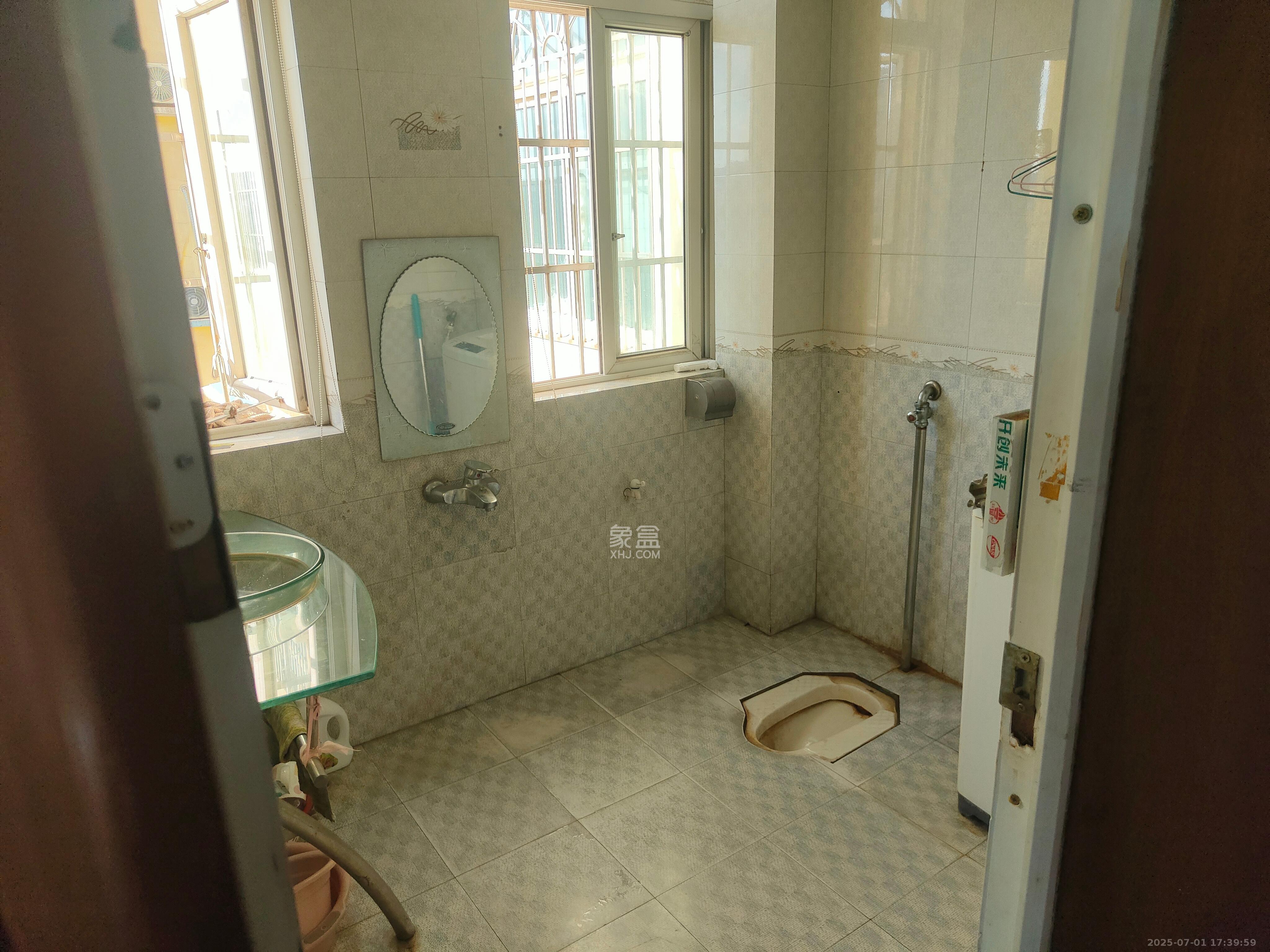 领秀星城(领秀新城)  3室2厅1卫    1800.0元/月 领秀星城(领秀新城)  3室2厅1卫    1800.0元/月室内图