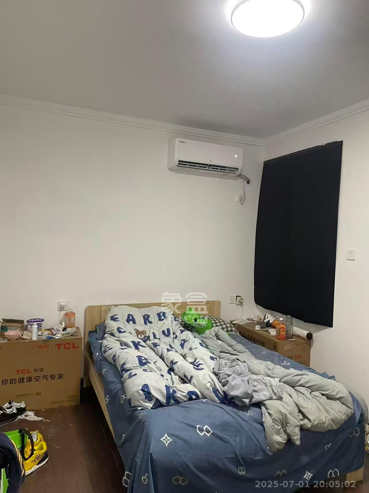 东牌楼街散盘  3室1厅1卫    2100.0元/月 东牌楼街散盘  3室1厅1卫    2100.0元/月