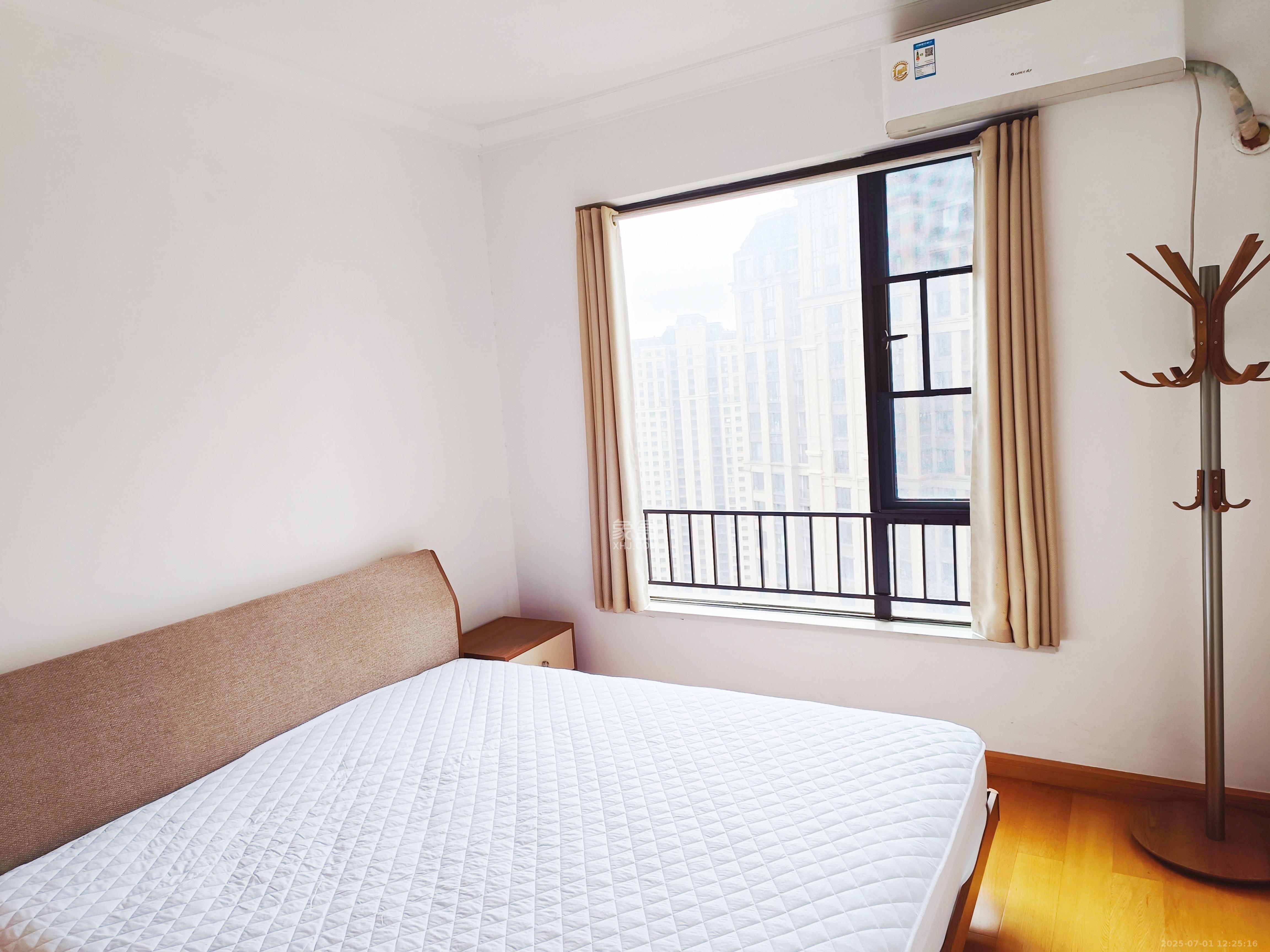 中海国际四期  1室1厅1卫    1800.0元/月 中海国际四期  1室1厅1卫    1800.0元/月户型图