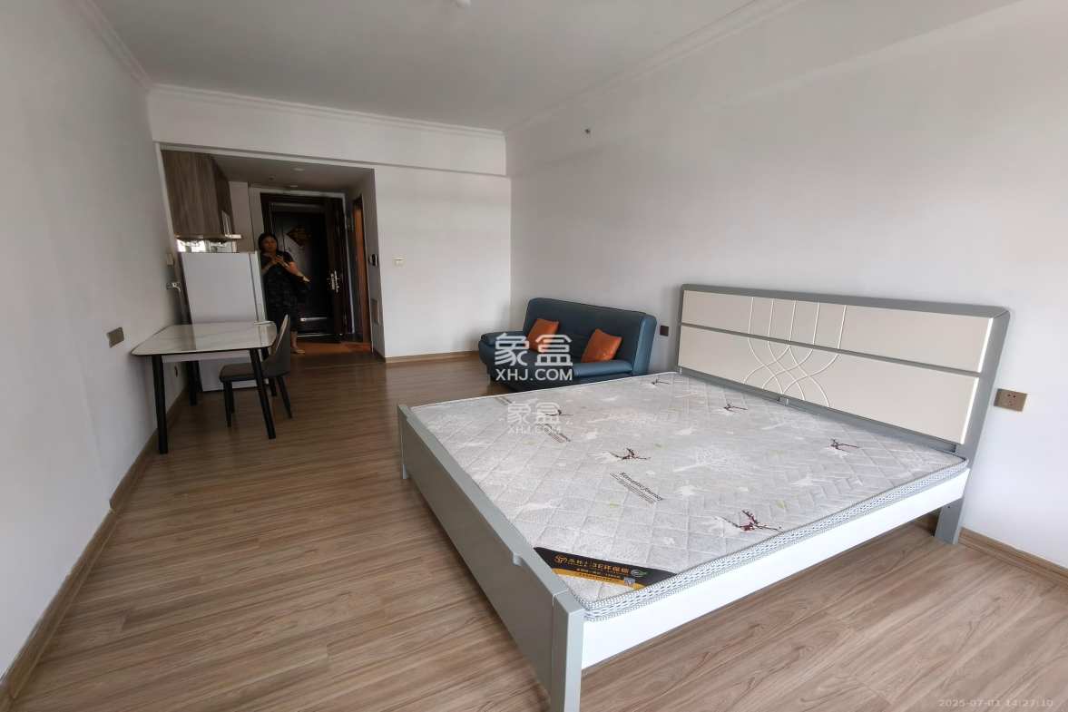 碧桂园星城首府 1室1厅1卫 1350.0元/月 碧桂园星城首府 1室1厅1卫 1350.0元/月室内图