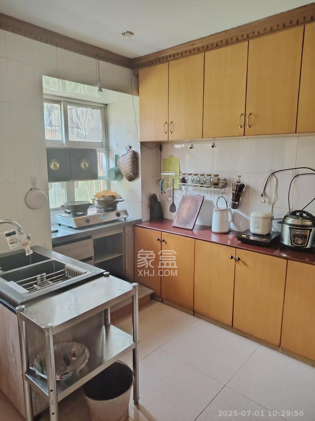 申湘花园 3室2厅1卫 2200.0元/月 申湘花园 3室2厅1卫 2200.0元/月室内图