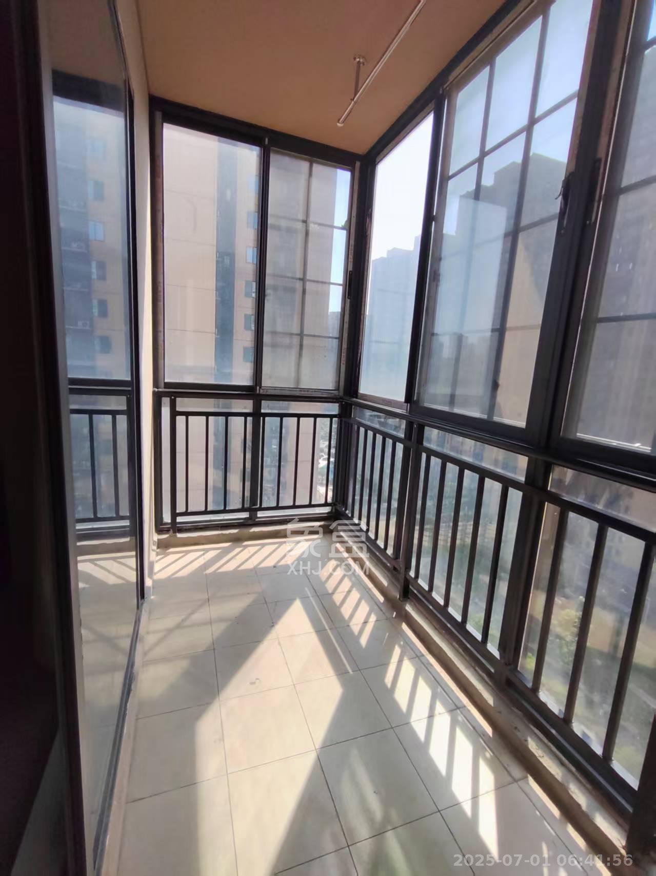 麓谷小镇 4室2厅2卫 3200.0元/月 麓谷小镇 4室2厅2卫 3200.0元/月室内图