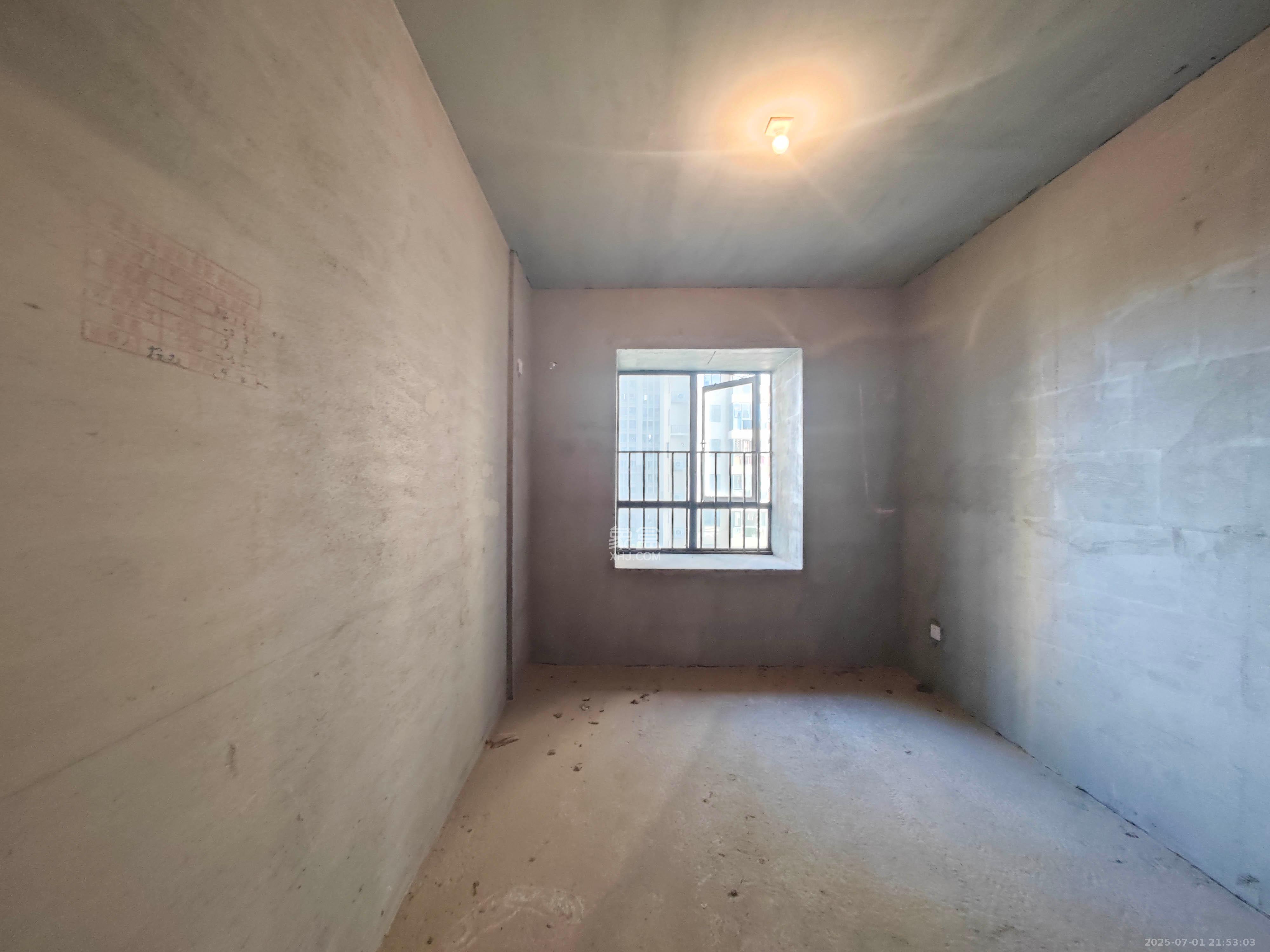 平吉上苑 3室2厅2卫 105.0万 平吉上苑 3室2厅2卫 105.0万卧室