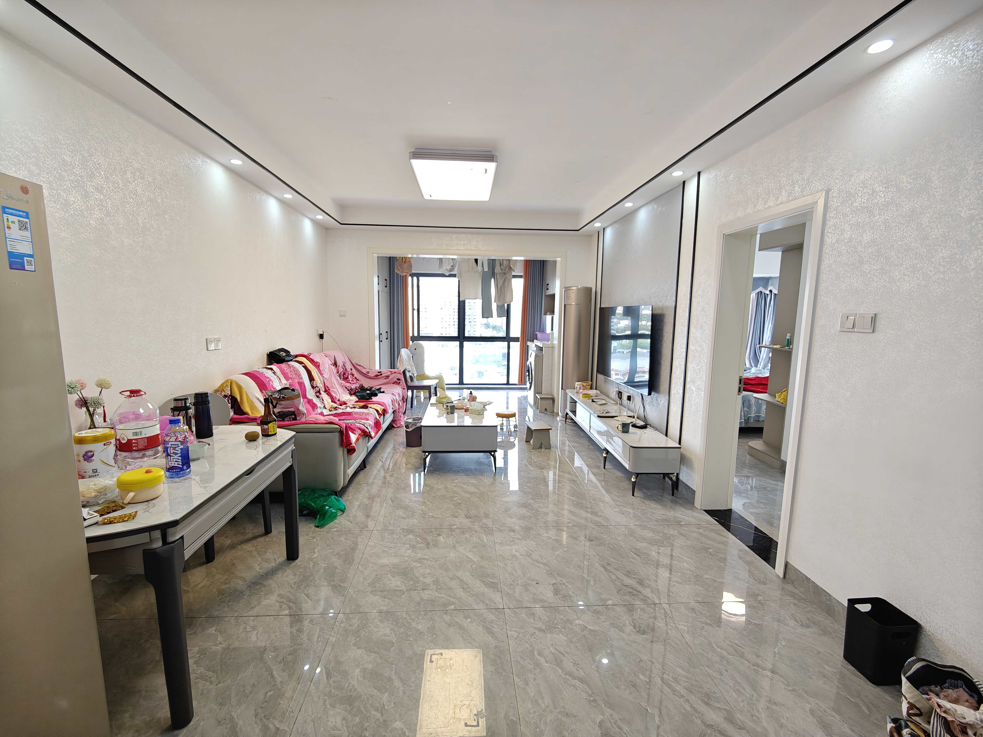 美的城四期  3室2厅2卫   2200.00元/月户型图
