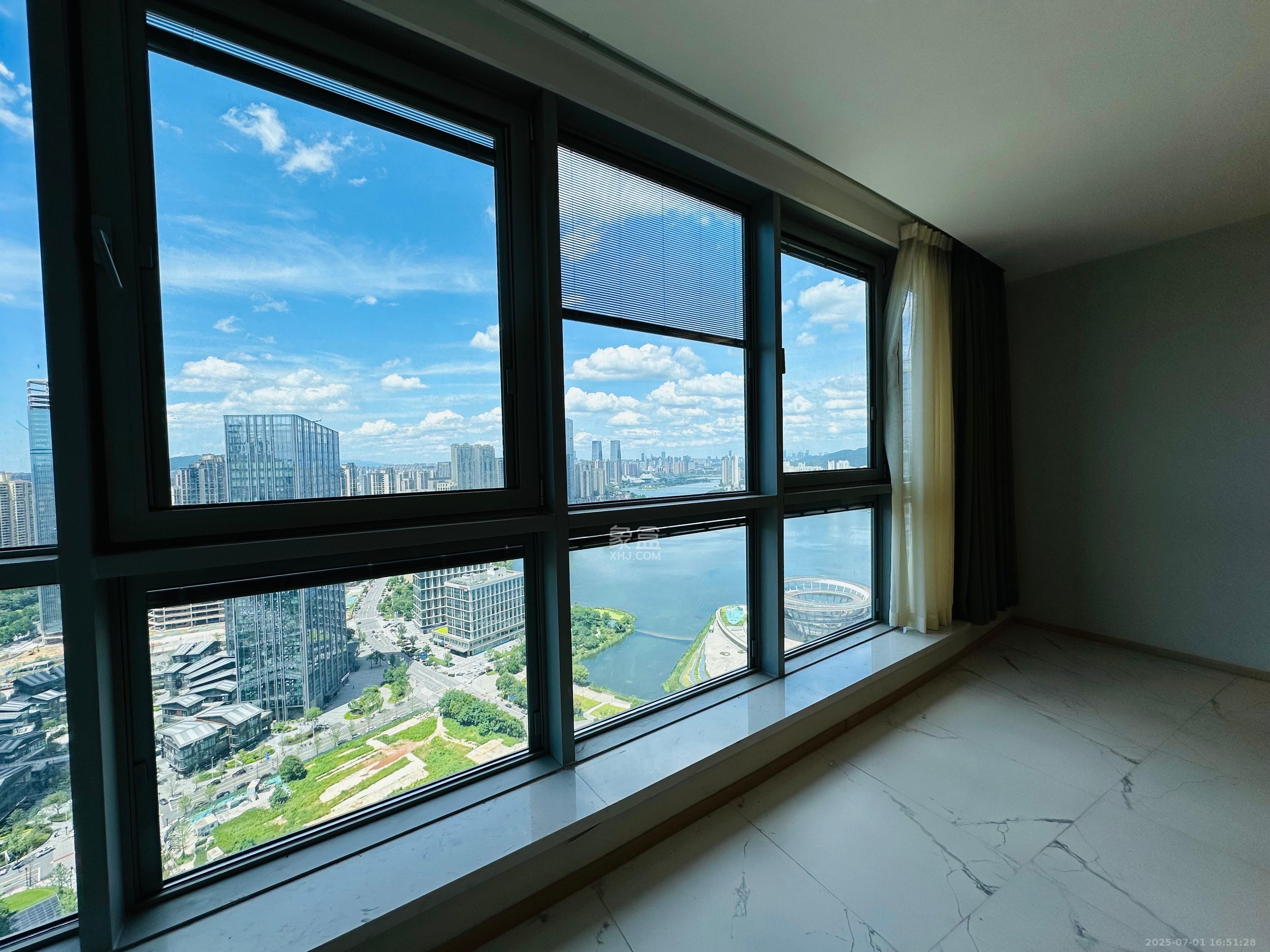 正荣梅溪紫阙台  5室2厅3卫   8500.00元/月室内图