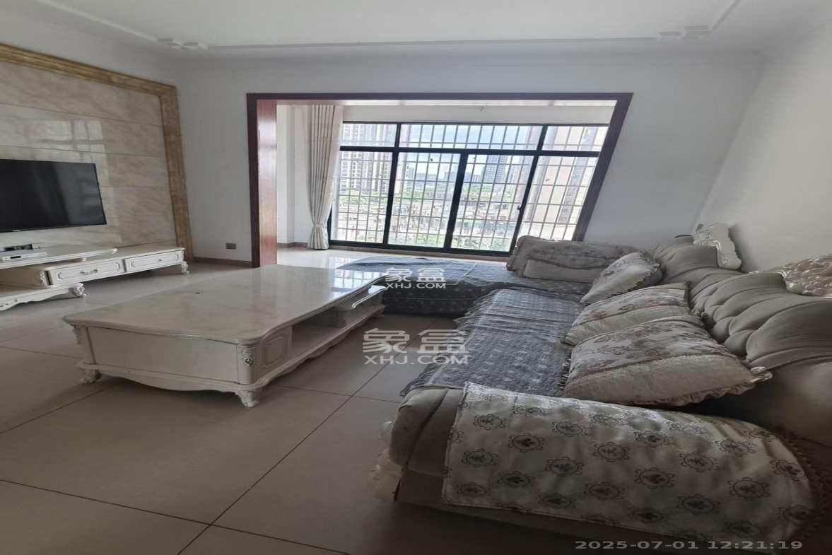 嘉顺苑  3室2厅1卫    2400.0元/月 嘉顺苑  3室2厅1卫    2400.0元/月室内图