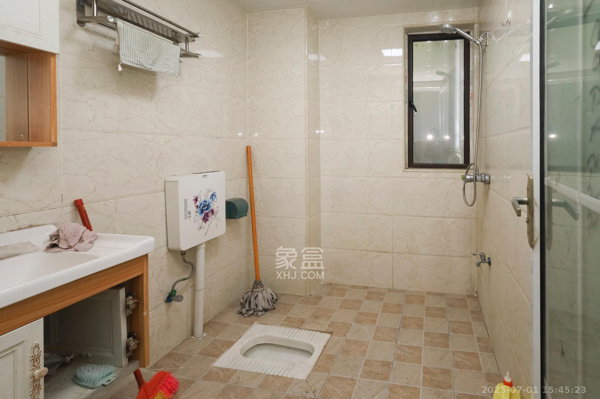 山语城三期 3室2厅1卫 1800.0元/月 山语城三期 3室2厅1卫 1800.0元/月室内图