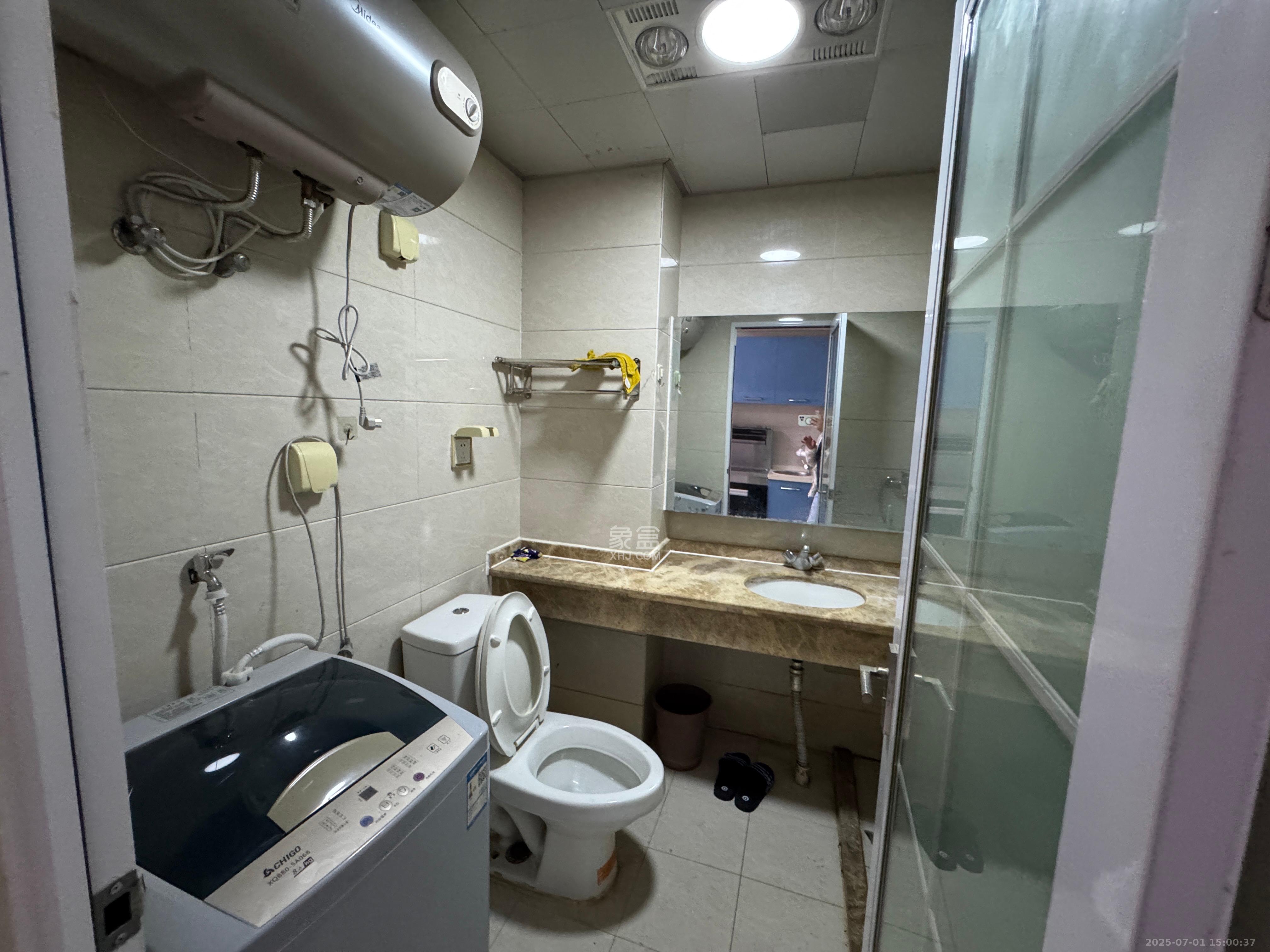 西子一间  1室1厅1卫   1600.00元/月室内图
