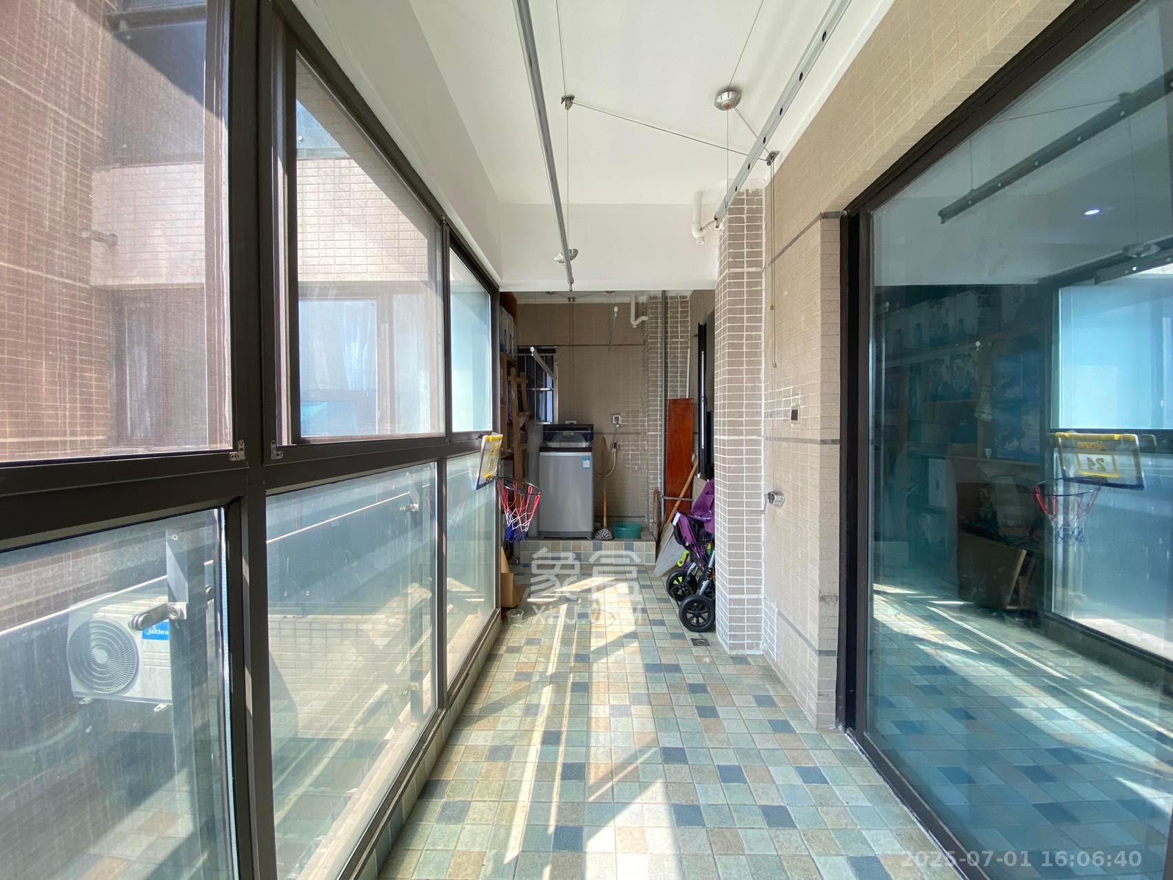 达美D6区  4室2厅2卫   4200.00元/月室内图
