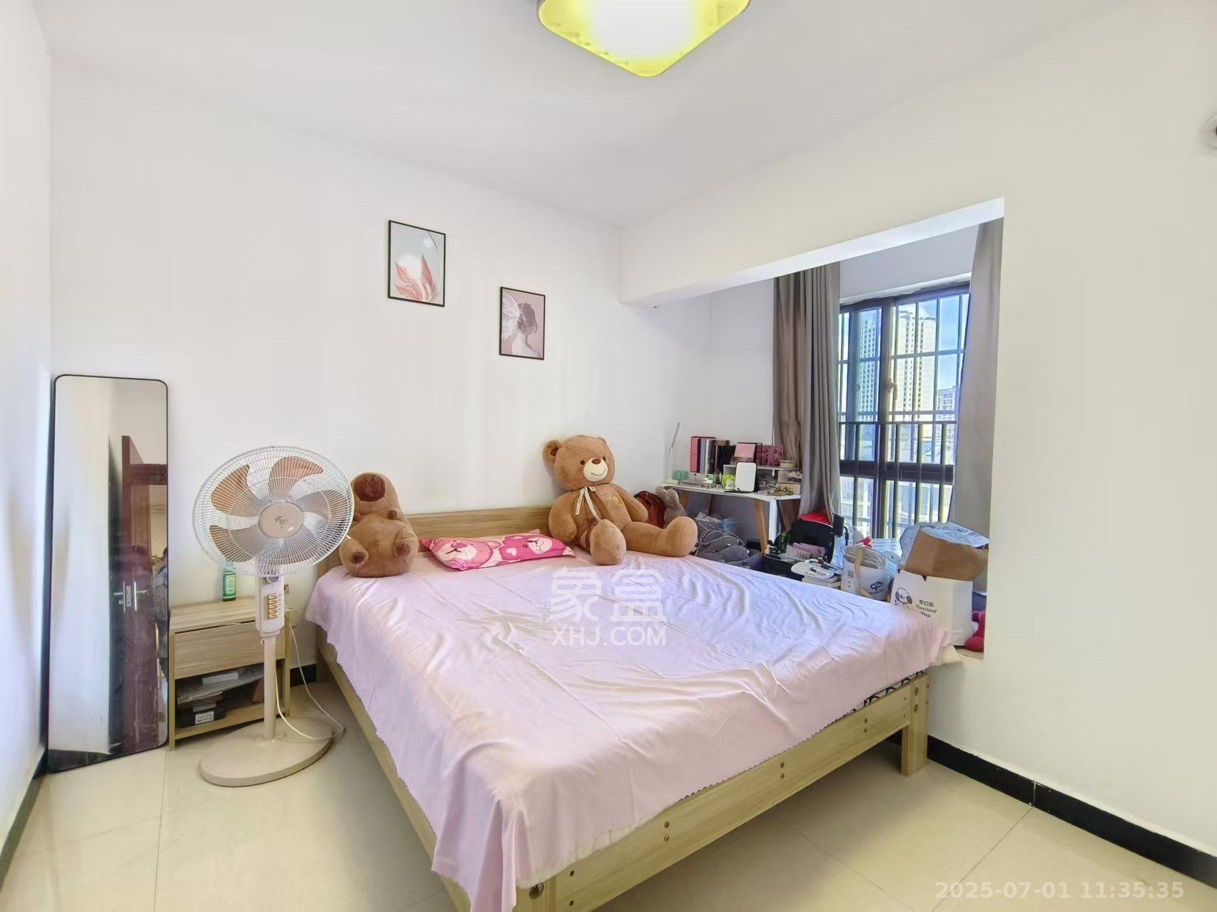 绿地中央广场 2室2厅1卫 2400.0元/月 绿地中央广场 2室2厅1卫 2400.0元/月室内图