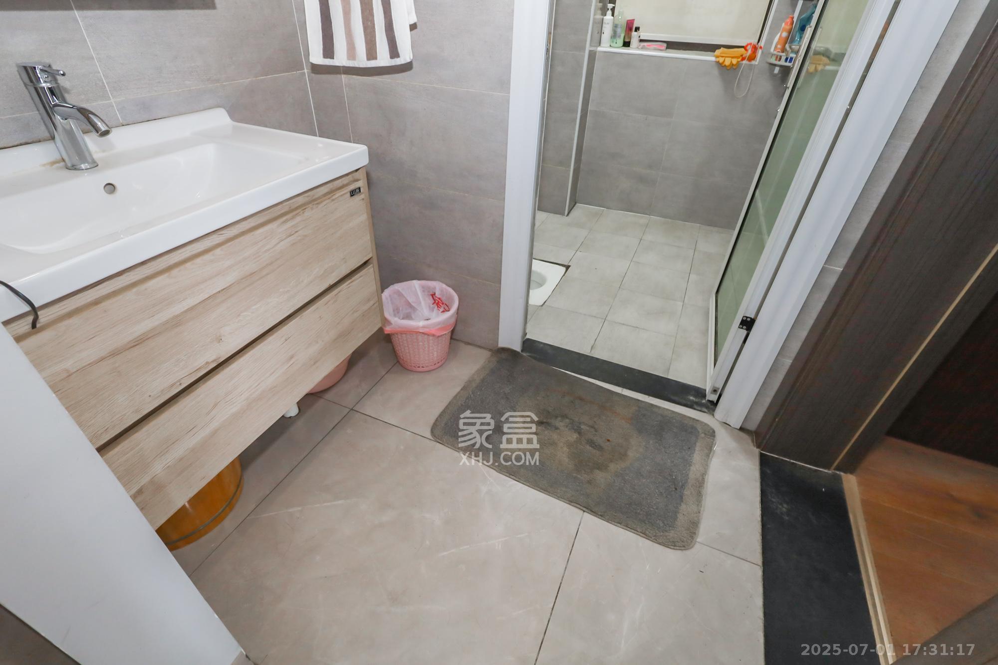 世茂外滩里(世茂铂翠湾三期)  3室2厅1卫    158.0万 世茂外滩里(世茂铂翠湾三期)  3室2厅1卫    158.0万卫生间