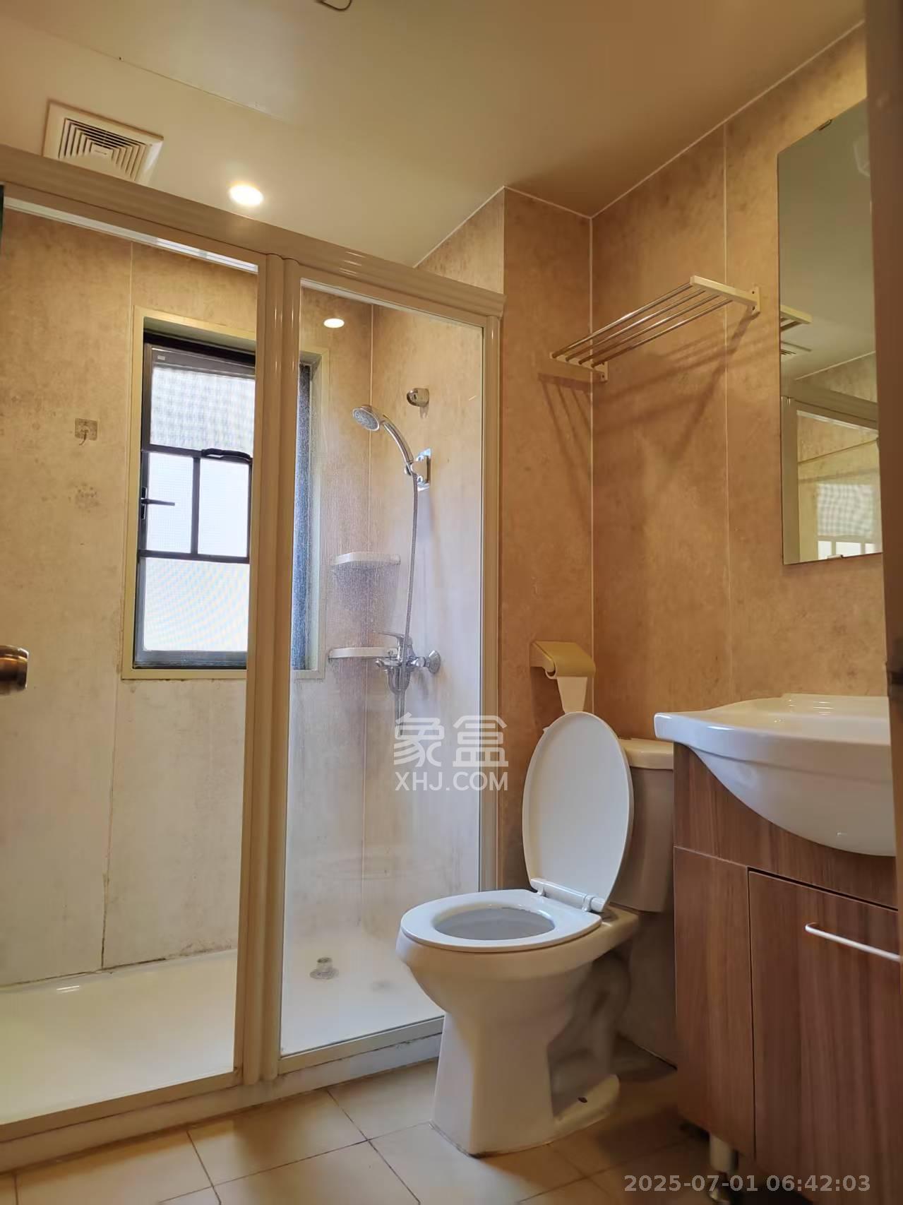 麓谷小镇 4室2厅2卫 3200.0元/月 麓谷小镇 4室2厅2卫 3200.0元/月室内图