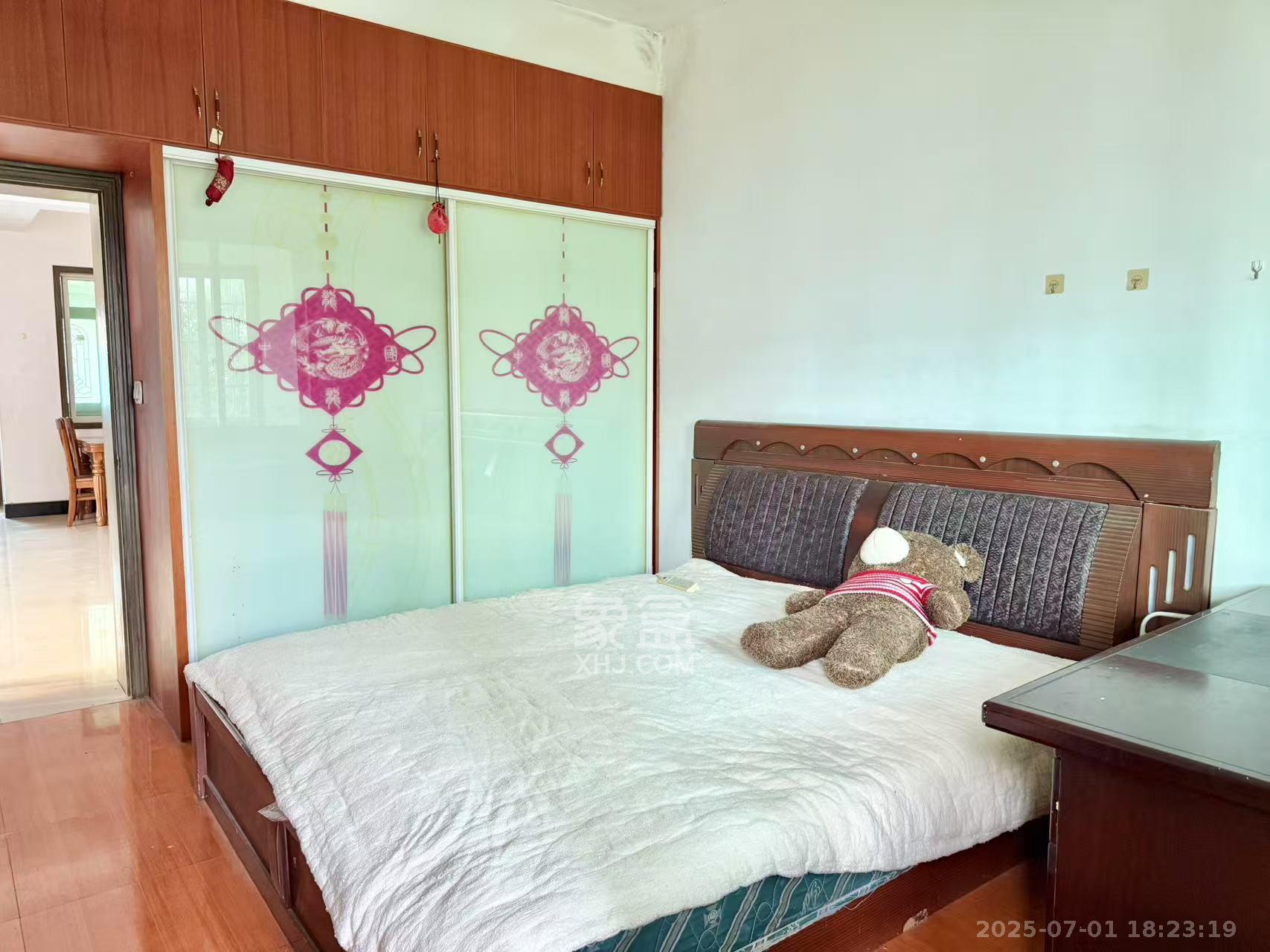 中南汽车世界 3室2厅1卫 1100.0元/月 中南汽车世界 3室2厅1卫 1100.0元/月室内图