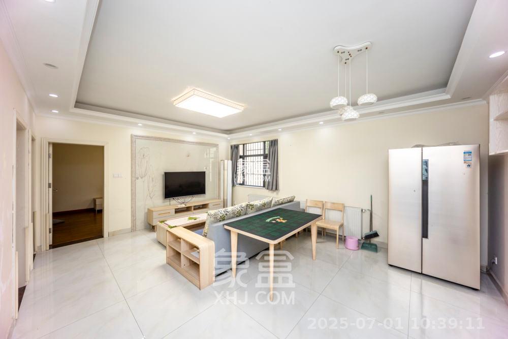 钱隆首府(福晟御园) 3室2厅1卫 3200.0元/月 钱隆首府(福晟御园) 3室2厅1卫 3200.0元/月户型图