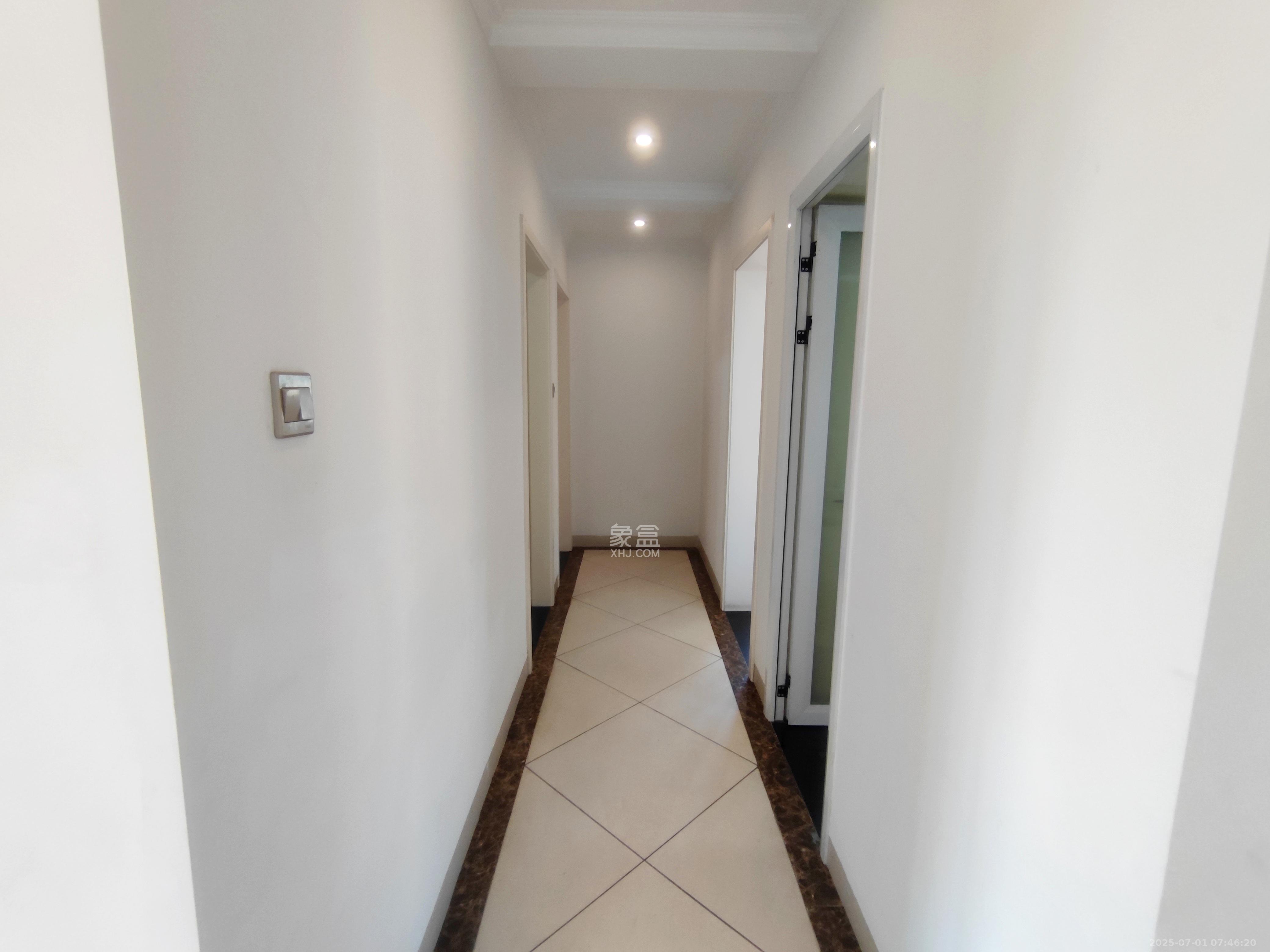 大鸿杰座  3室2厅1卫    2999.0元/月 大鸿杰座  3室2厅1卫    2999.0元/月室内图