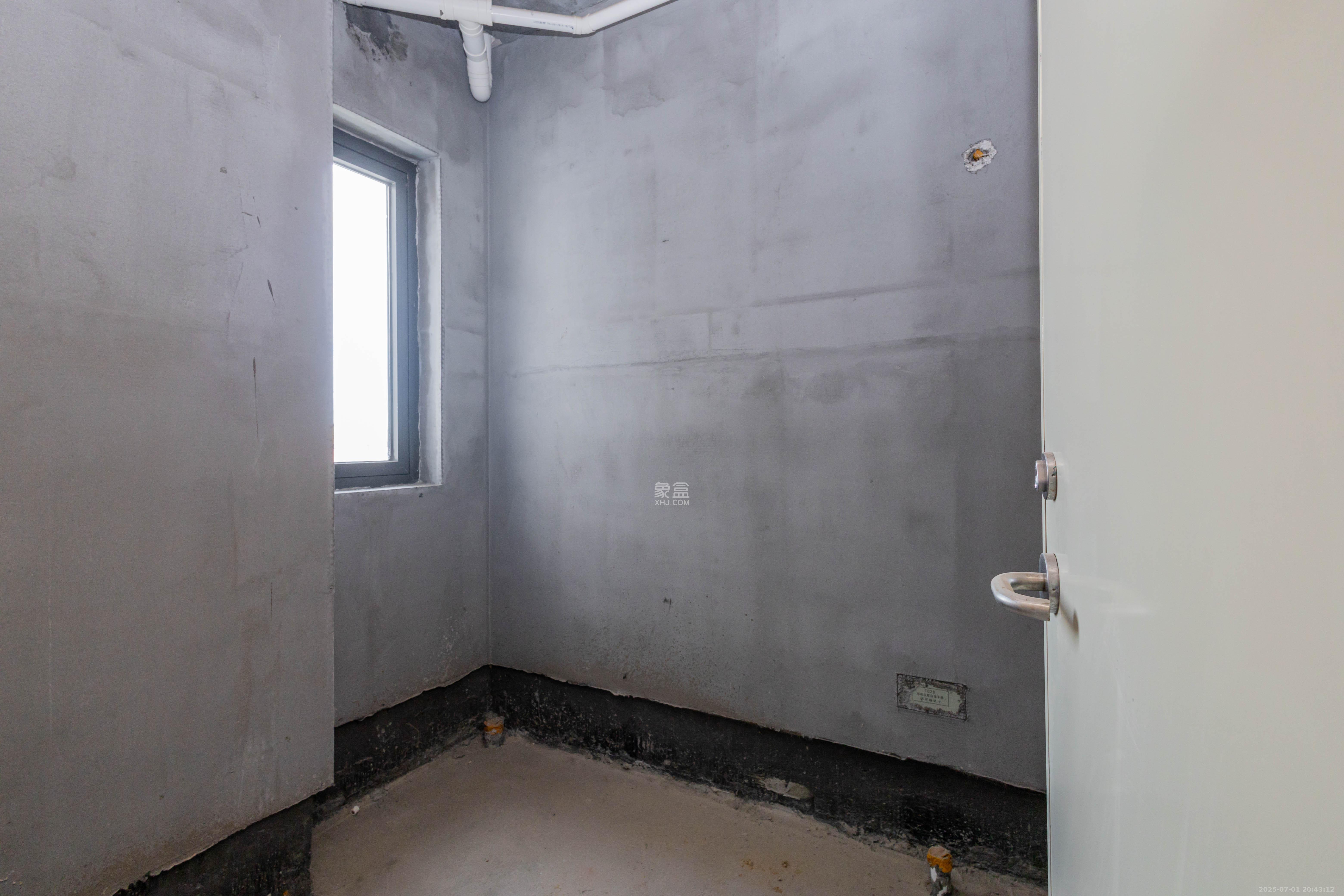 恒大江湾 3室2厅1卫 108.0万 恒大江湾 3室2厅1卫 108.0万卫生间