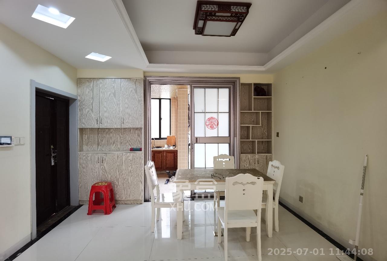 丽景华庭 3室2厅2卫 2000.0元/月 丽景华庭 3室2厅2卫 2000.0元/月室内图