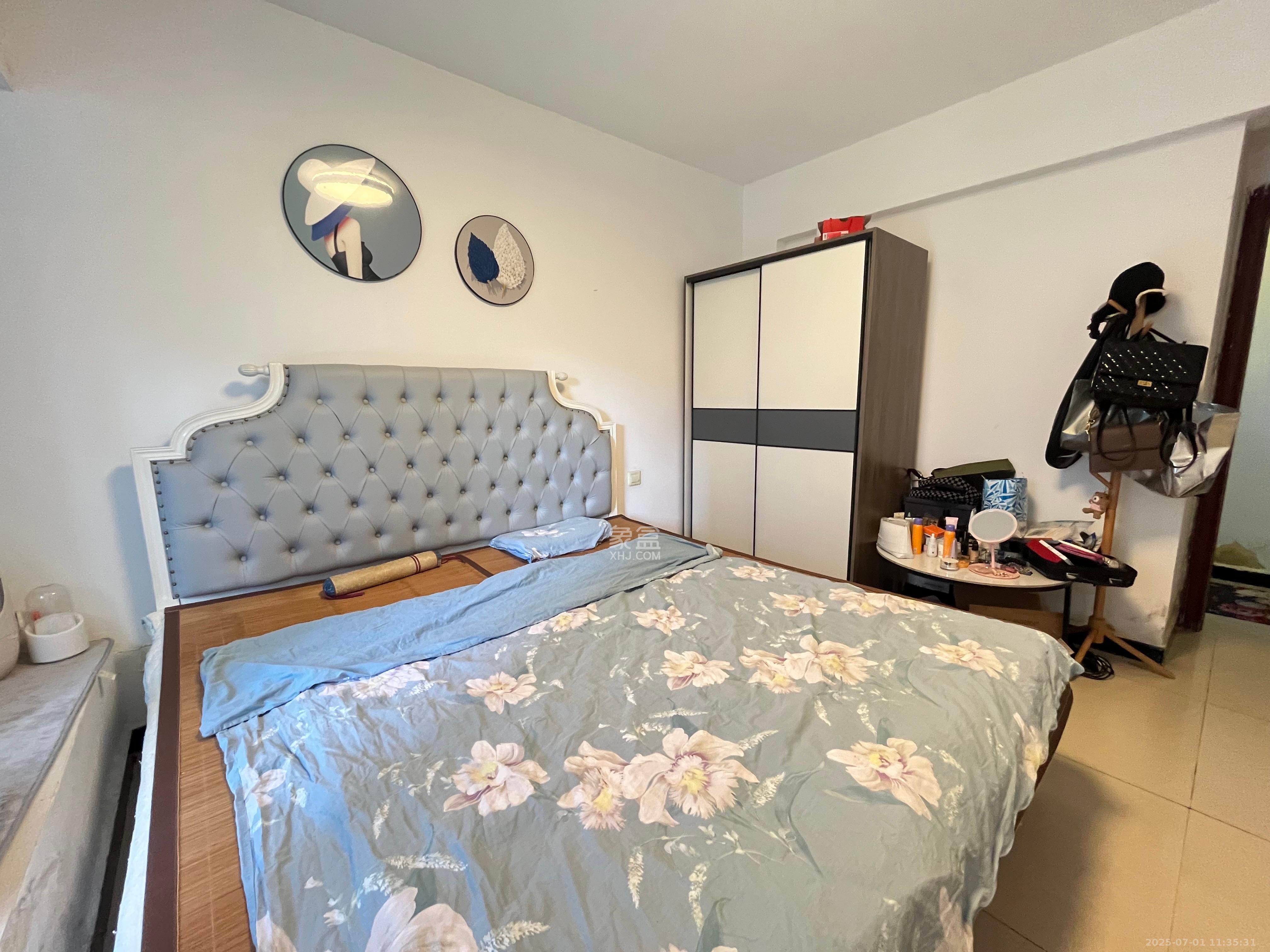 绿地中央广场 2室2厅1卫 2400.0元/月 绿地中央广场 2室2厅1卫 2400.0元/月室内图