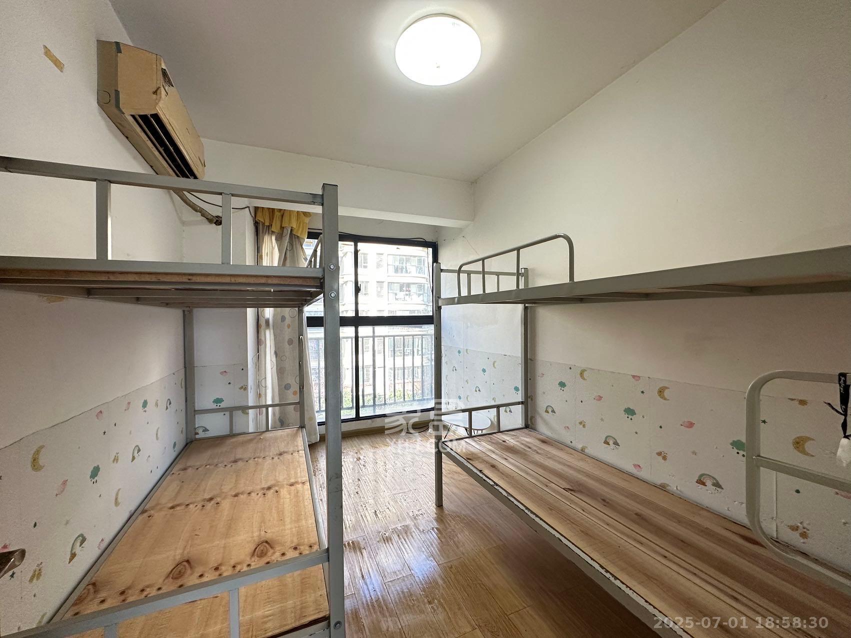 保利麓谷林语F区 3室2厅1卫 1800.0元/月 保利麓谷林语F区 3室2厅1卫 1800.0元/月室内图