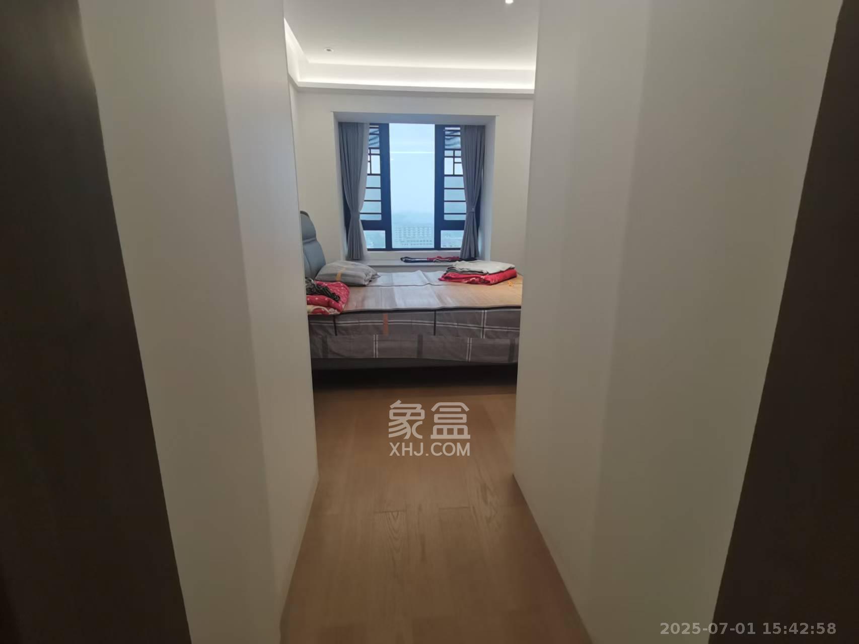 万科魅力之城  4室2厅2卫    4500.0元/月