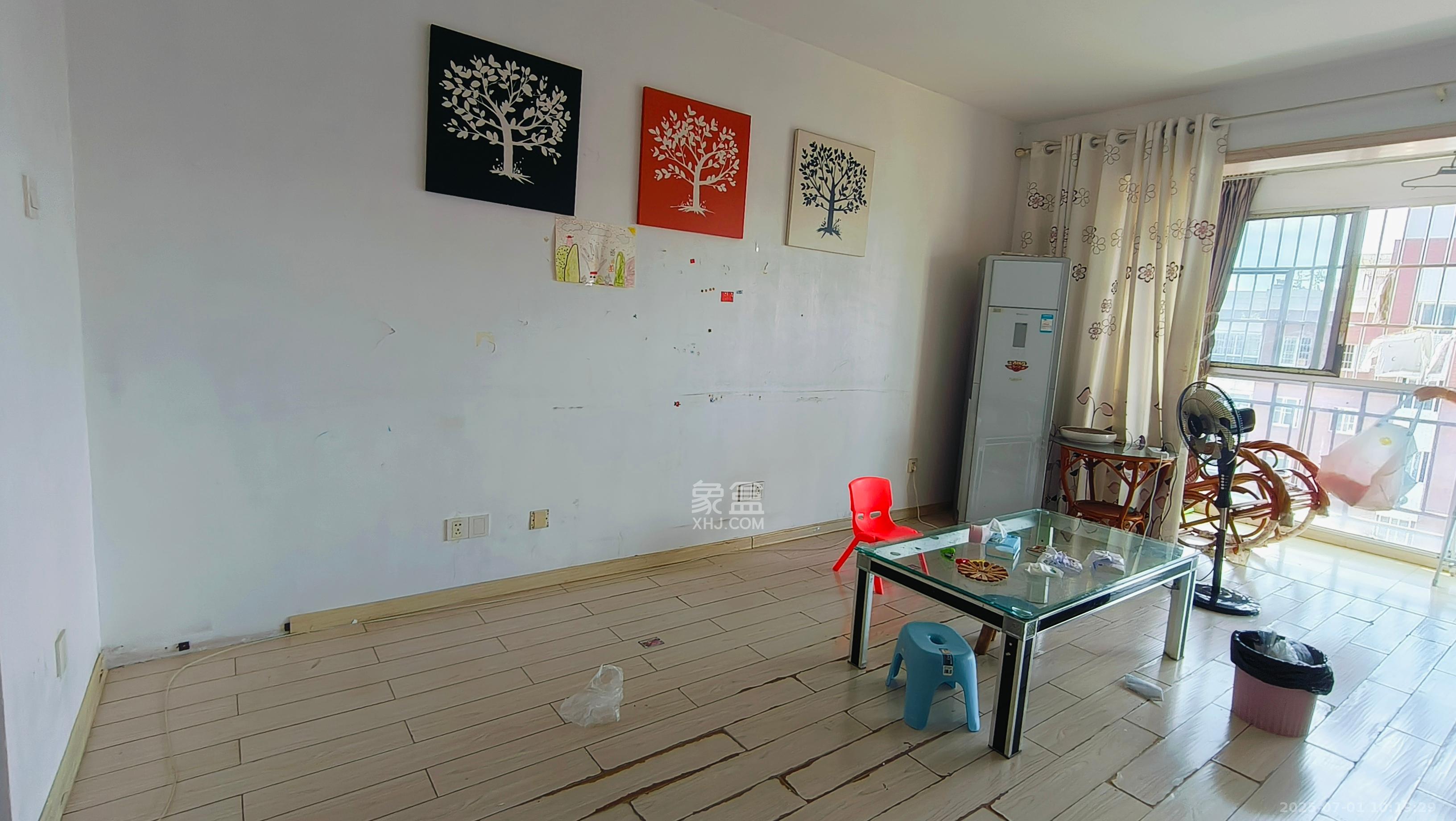 湘楚家园 3室2厅2卫 2000.0元/月 湘楚家园 3室2厅2卫 2000.0元/月室内图