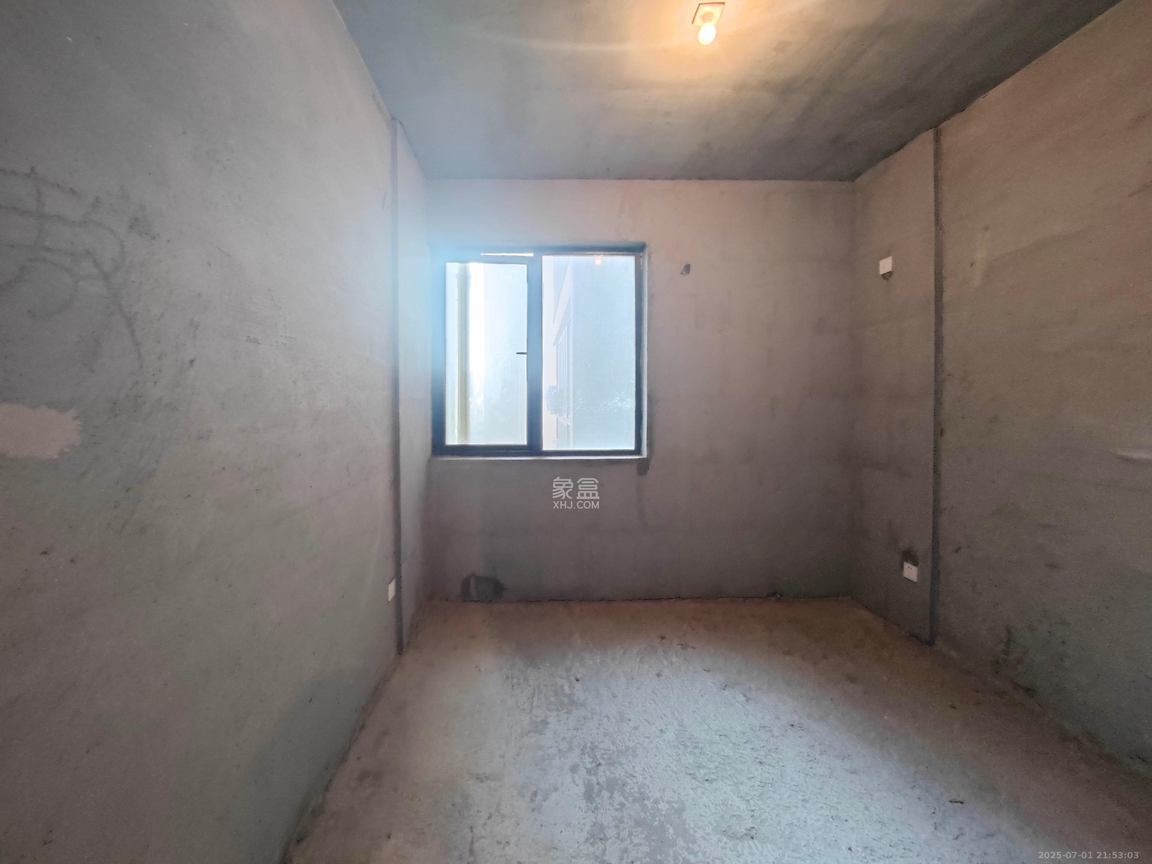 平吉上苑 3室2厅2卫 105.0万 平吉上苑 3室2厅2卫 105.0万卧室