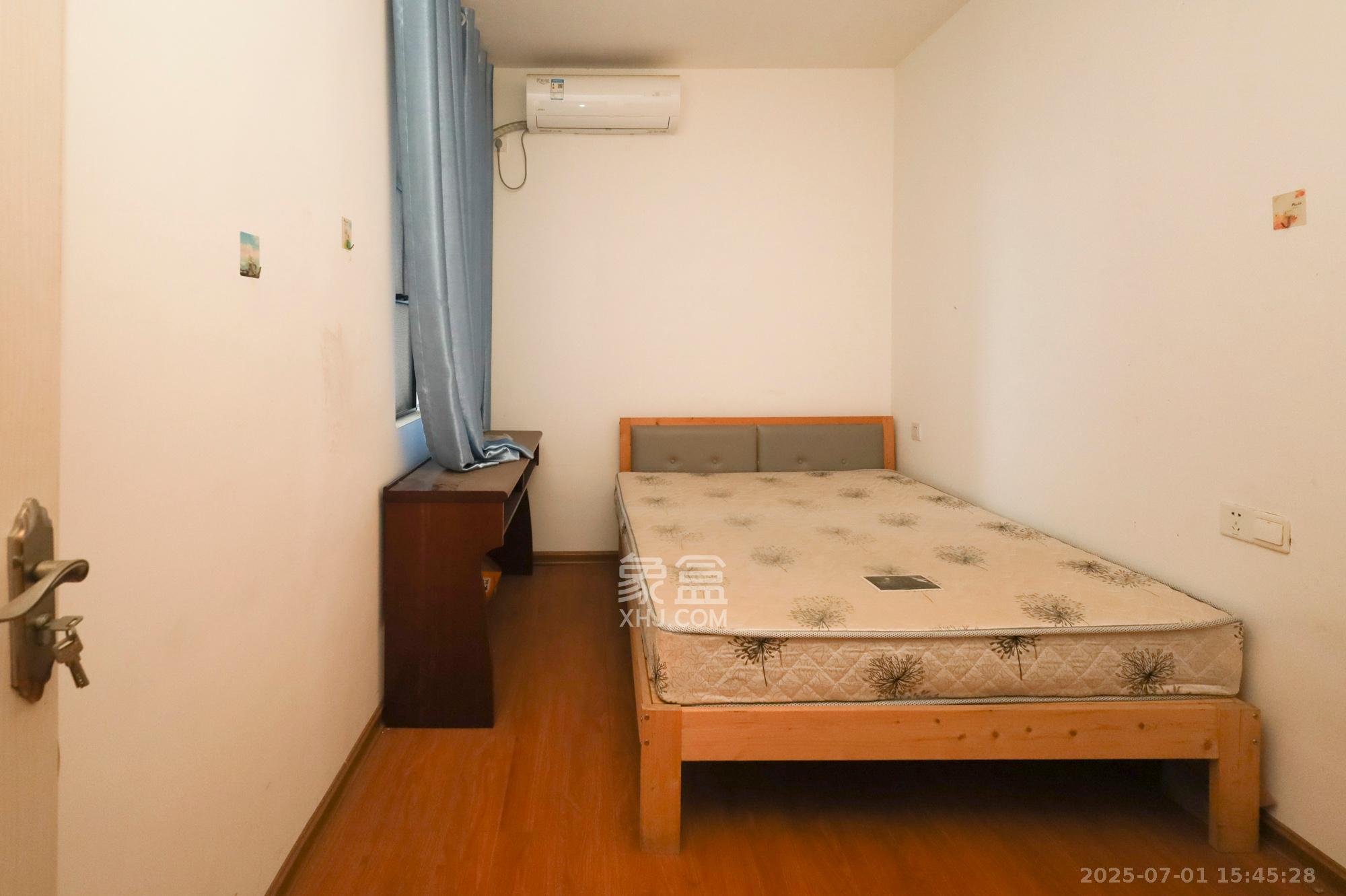 山语城三期 3室2厅1卫 1800.0元/月 山语城三期 3室2厅1卫 1800.0元/月室内图