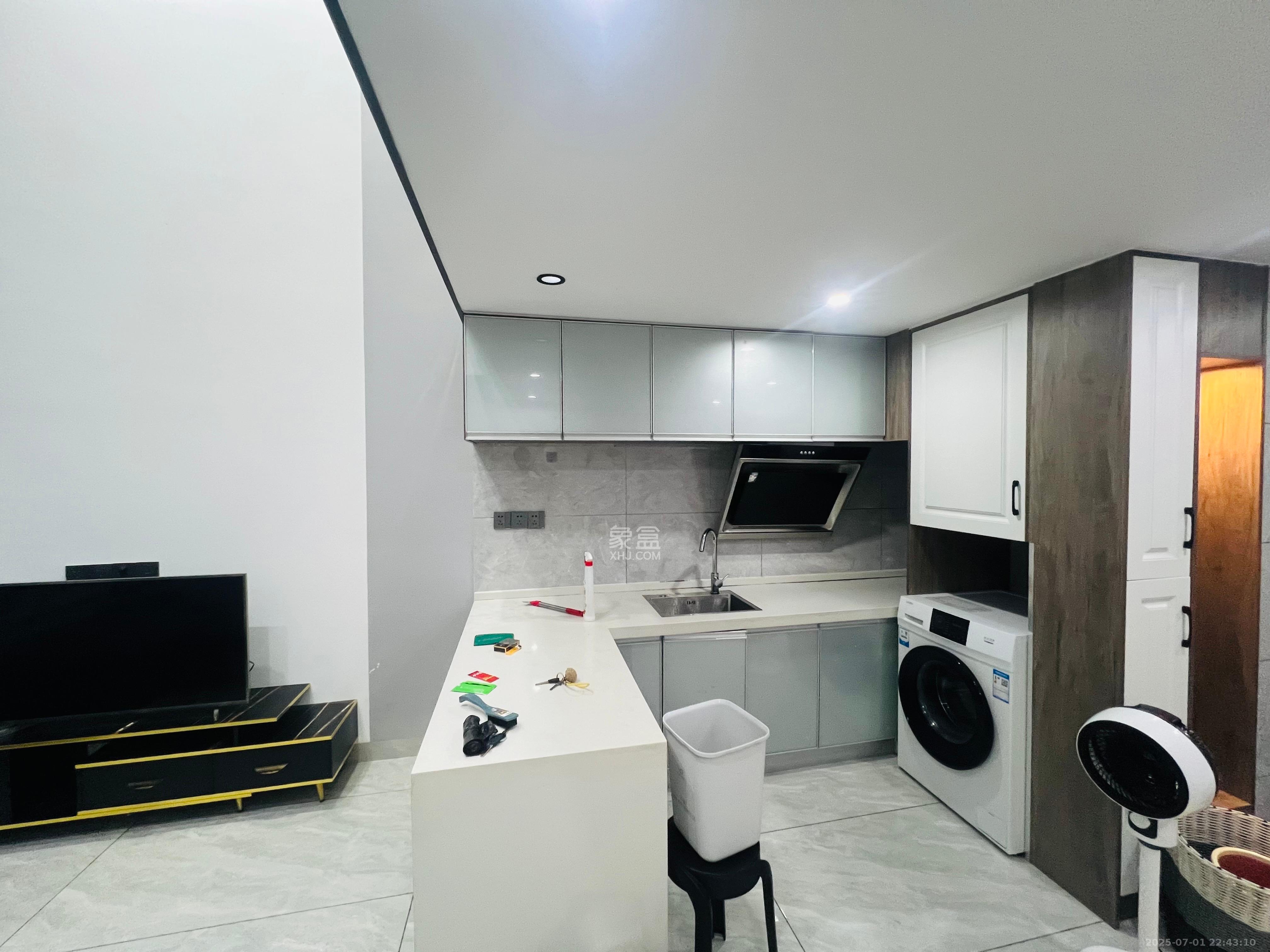 龙湖新壹城  2室1厅1卫    2400.0元/月 龙湖新壹城  2室1厅1卫    2400.0元/月室内图