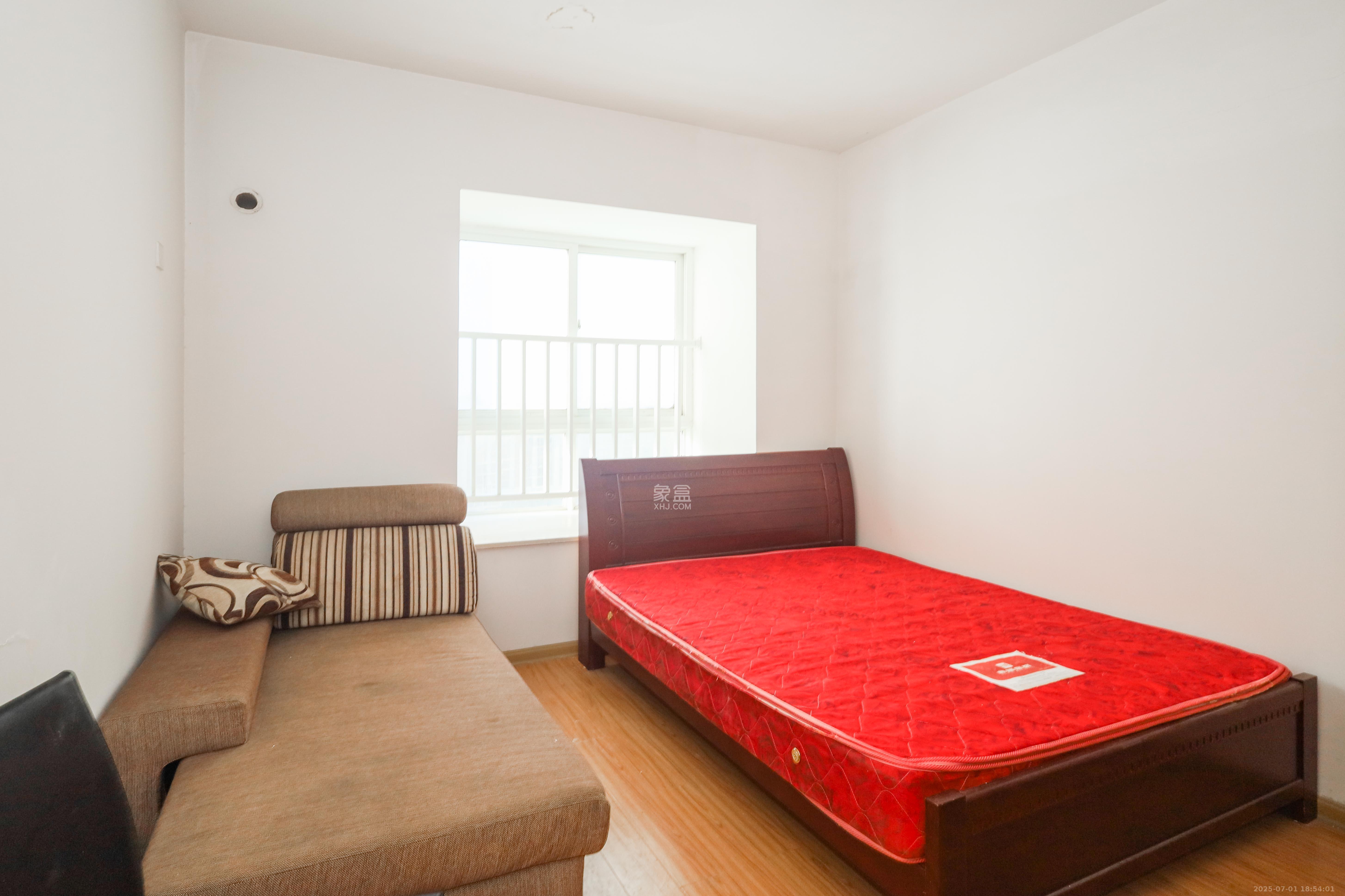 麓山润城 1室2厅1卫 95.0万 麓山润城 1室2厅1卫 95.0万卧室