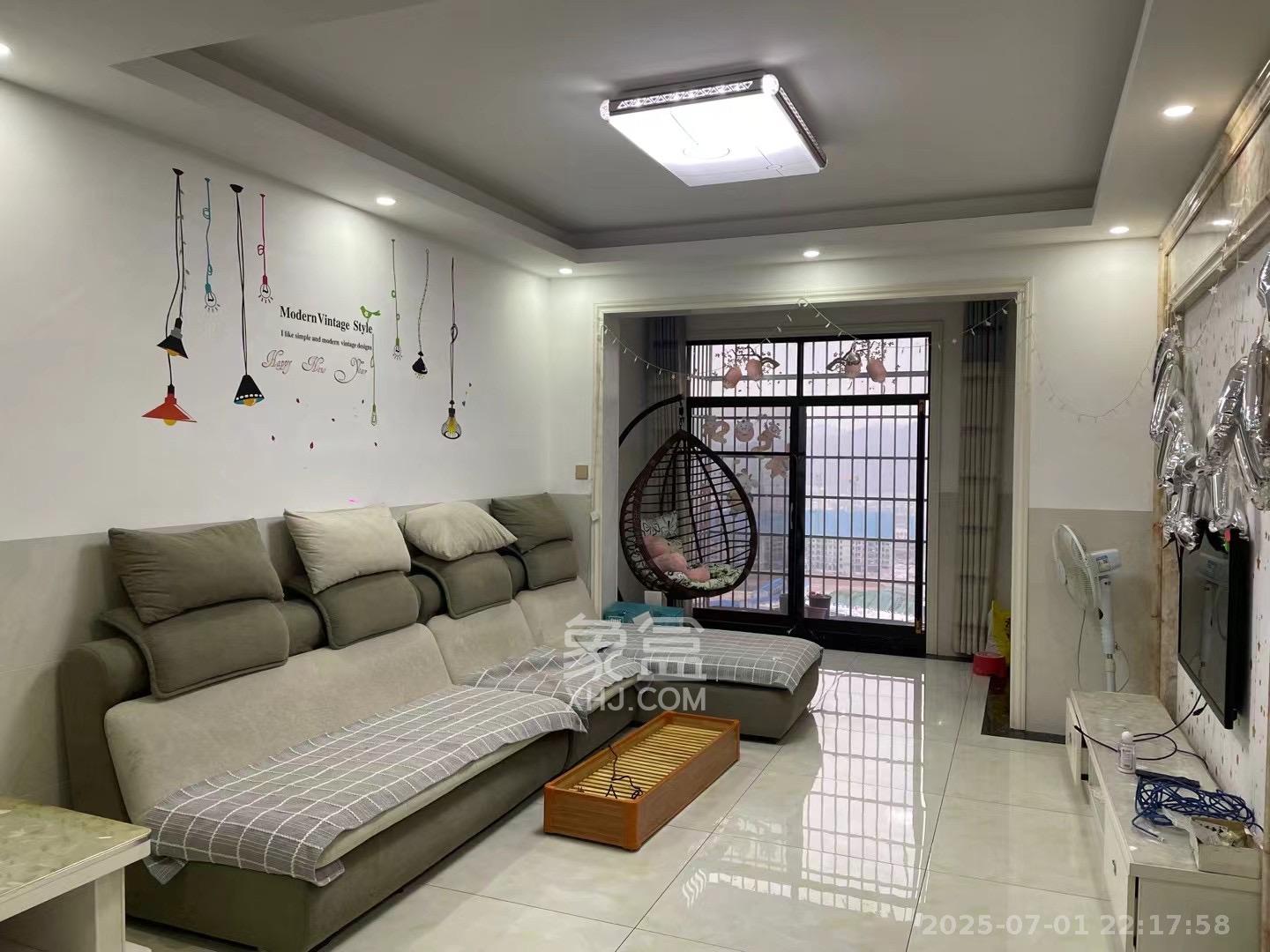 嘉顺苑 3室2厅1卫 2100.0元/月 嘉顺苑 3室2厅1卫 2100.0元/月室内图