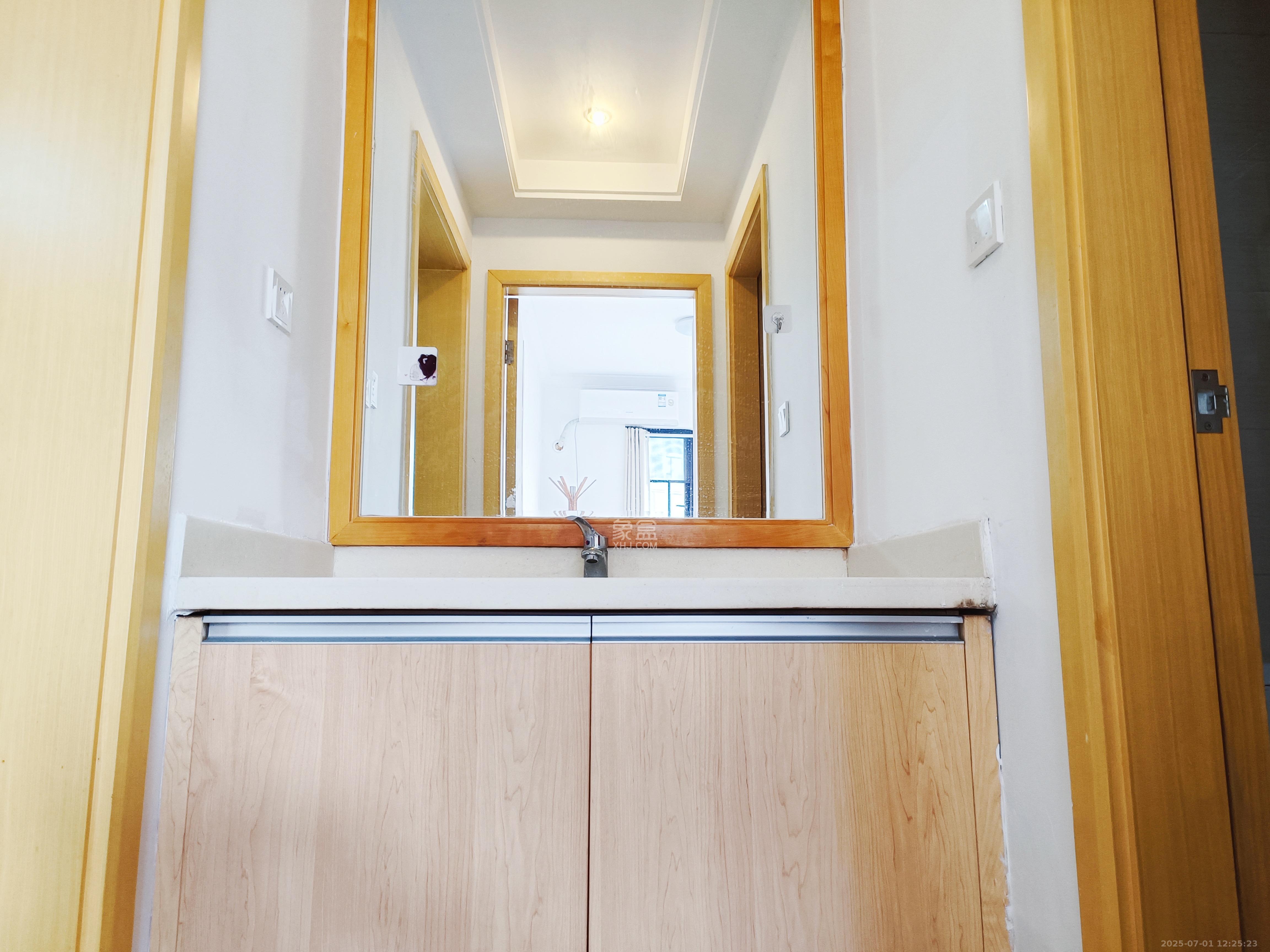 中海国际四期  1室1厅1卫    1800.0元/月 中海国际四期  1室1厅1卫    1800.0元/月户型图