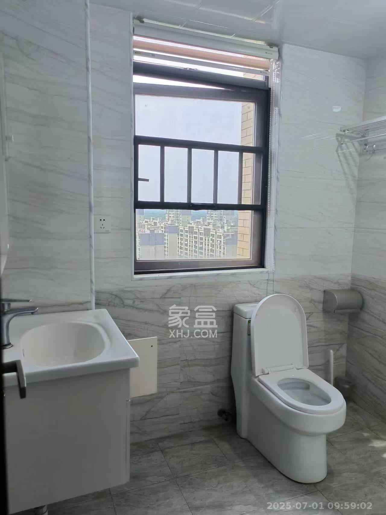 长龙湾 4室2厅2卫 2000.0元/月 长龙湾 4室2厅2卫 2000.0元/月室内图