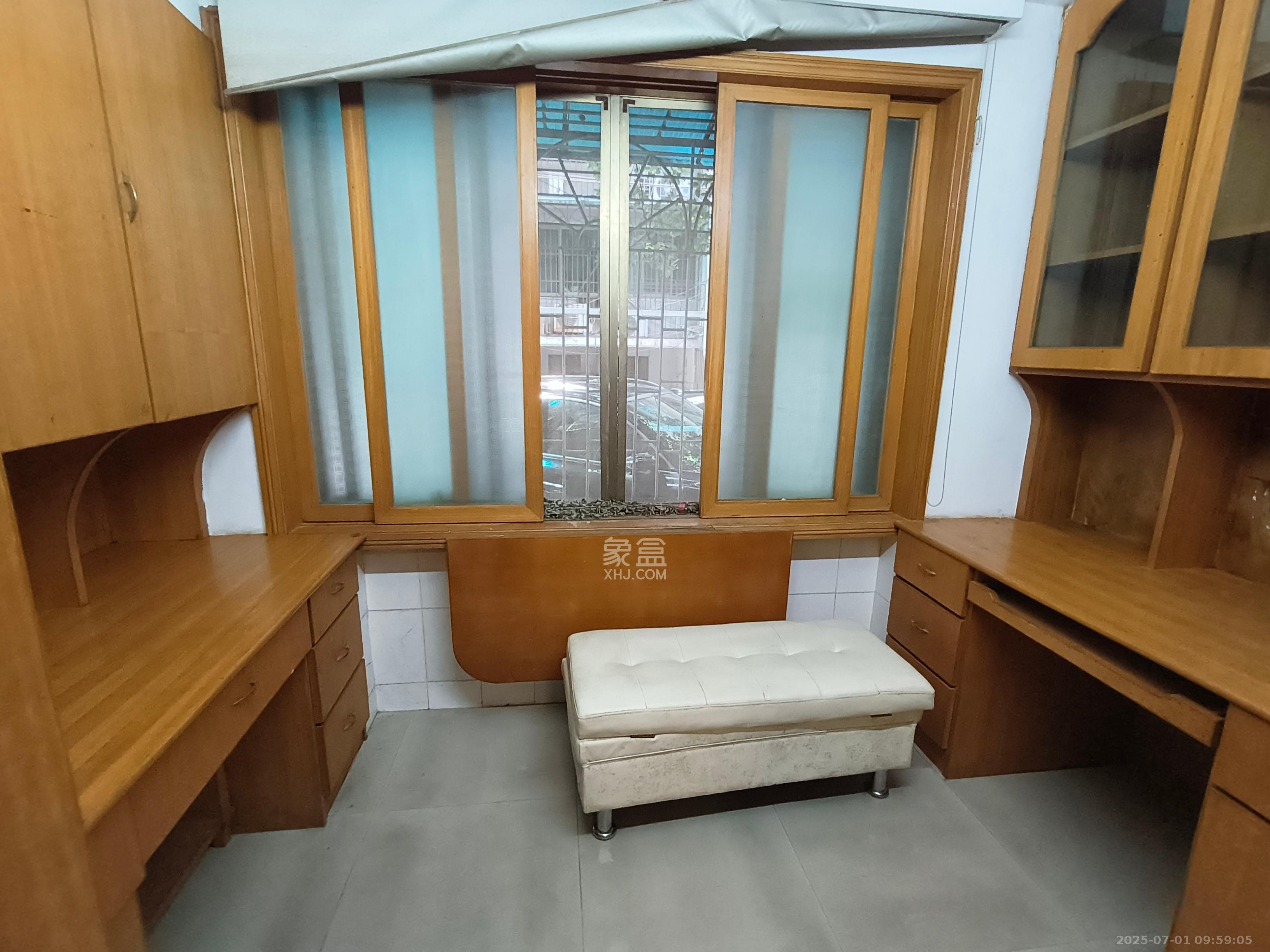 赤岗小区(一二三片) 3室2厅1卫 1900.0元/月 赤岗小区(一二三片) 3室2厅1卫 1900.0元/月室内图