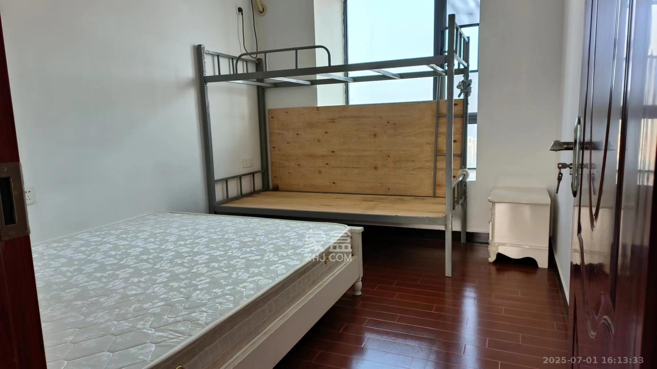 恒生碧水龙庭  4室2厅2卫   2500.00元/月室内图