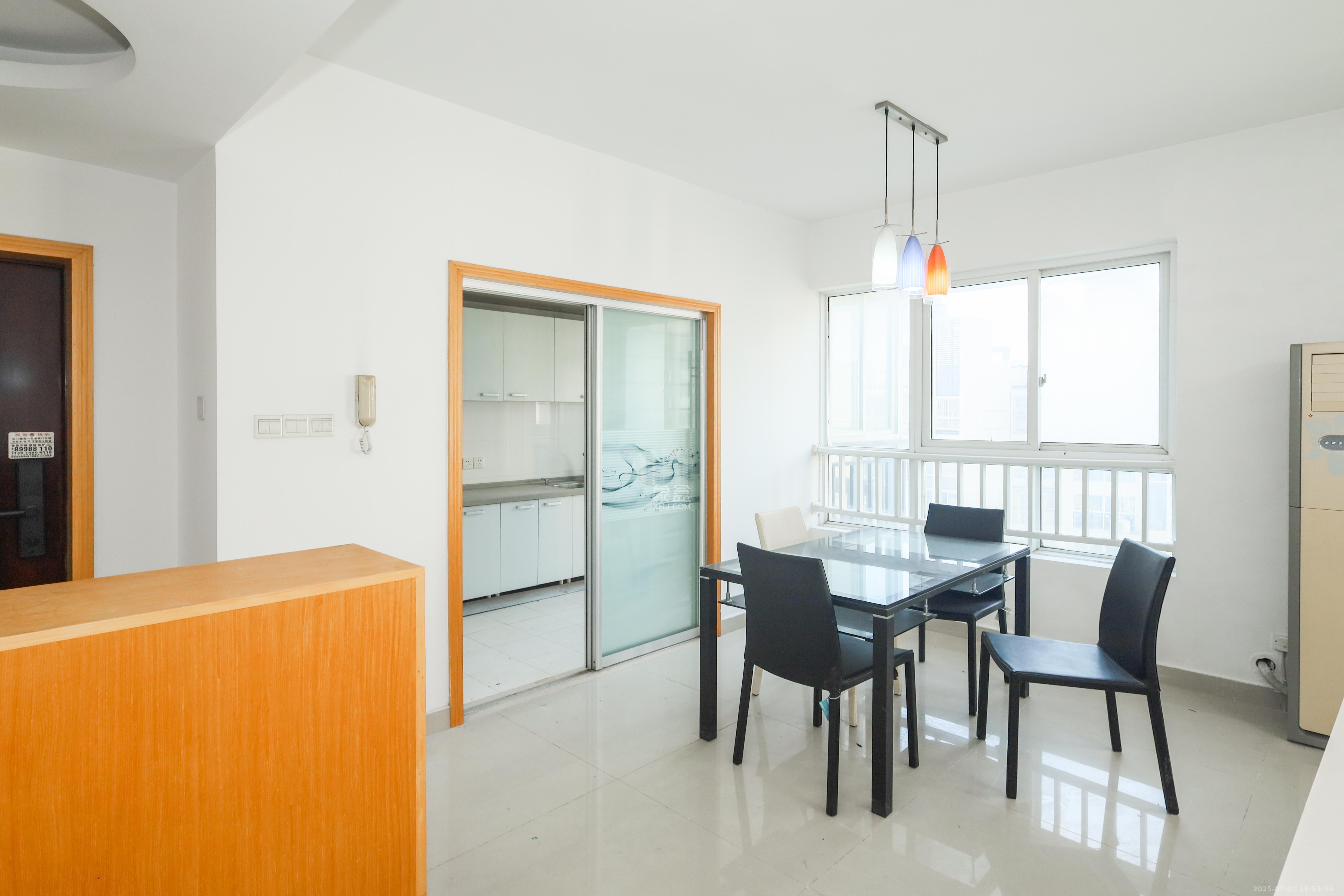 麓山润城 1室2厅1卫 95.0万 麓山润城 1室2厅1卫 95.0万其他