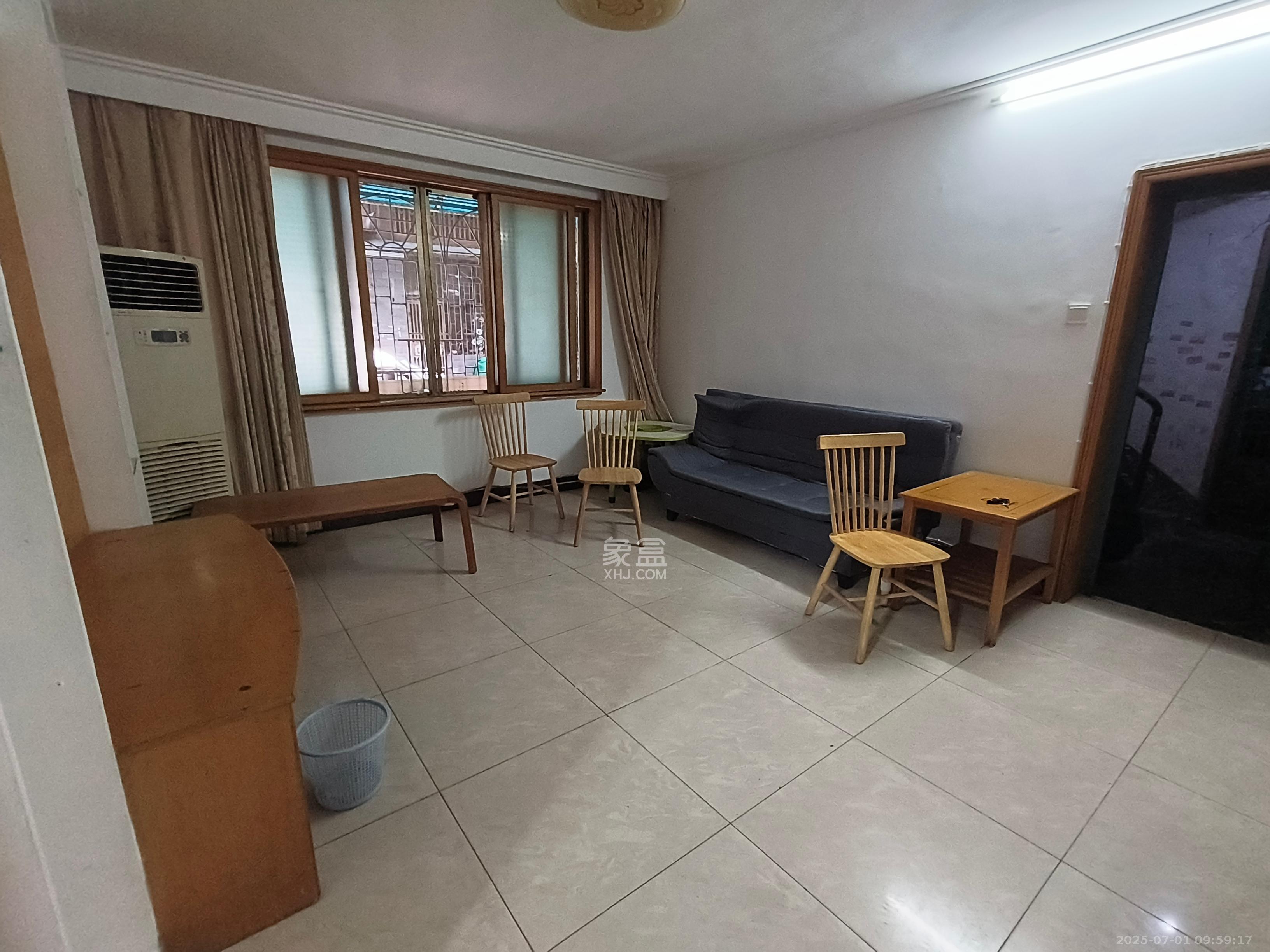 赤岗小区(一二三片) 3室2厅1卫 1900.0元/月 赤岗小区(一二三片) 3室2厅1卫 1900.0元/月室内图