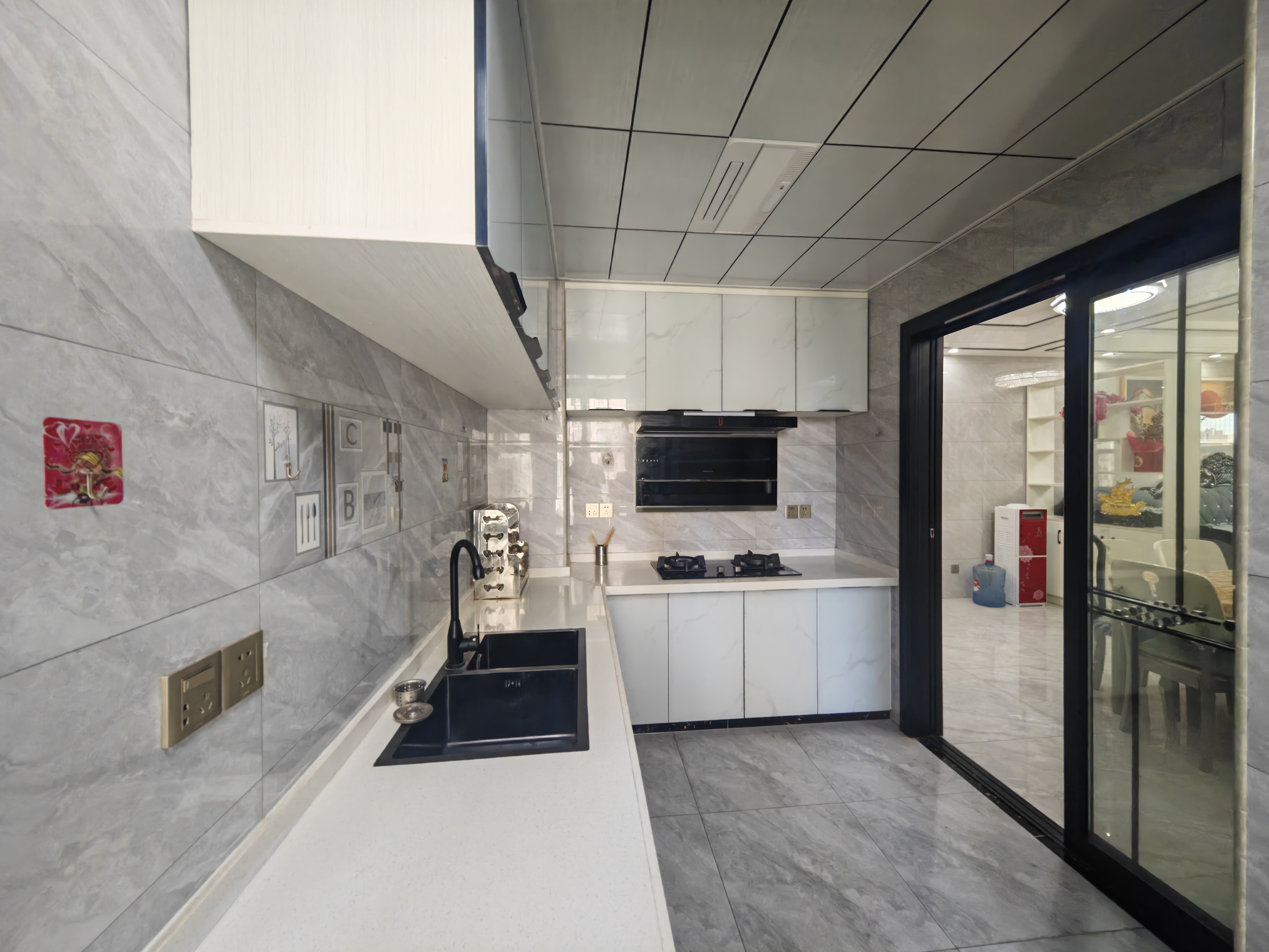 美的梧桐庄园 3室2厅2卫 2580.0元/月 美的梧桐庄园 3室2厅2卫 2580.0元/月室内图