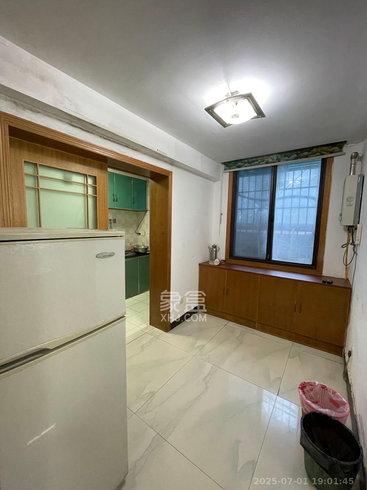 西站宿舍  2室1厅1卫   1500.00元/月室内图
